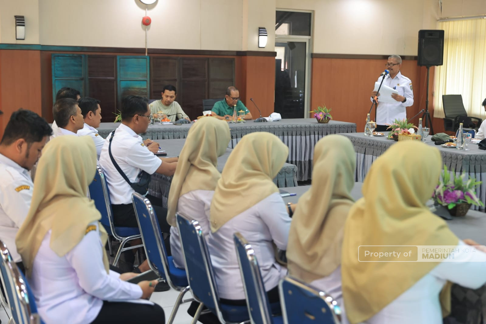 Gelar Pembinaan, Plt Wali Kota Harap Karyawan Bakesbangpol Solid dan Kompak