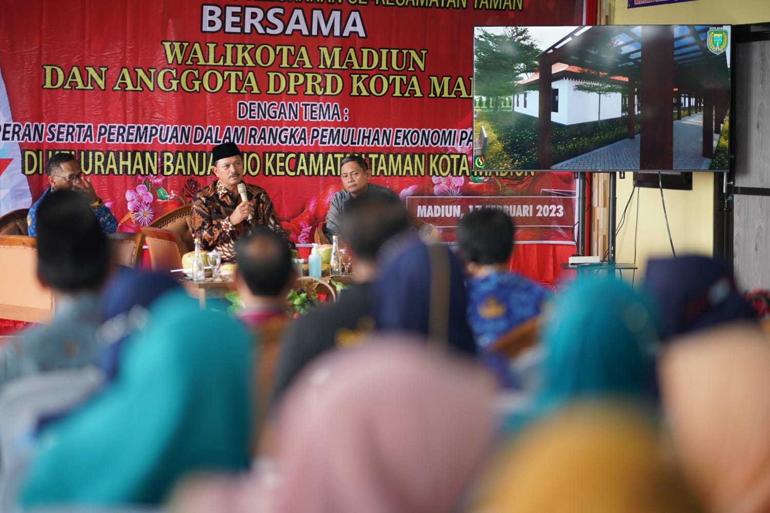 Gelar Pertemuan Dengan Tokoh Masyarakat Di Banjarejo, Wali Kota Ajak Warga Sampaikan Usulan Pembangunan