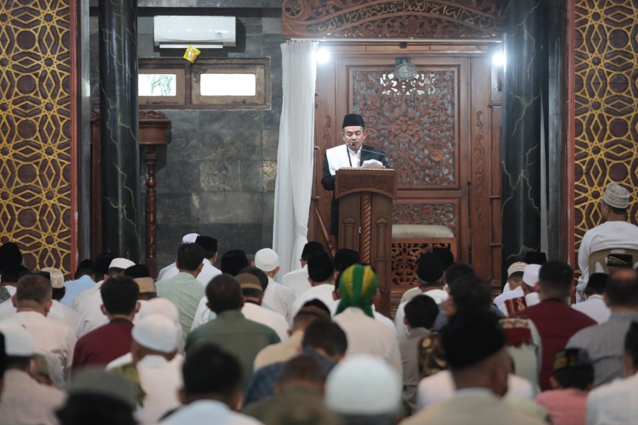 Laksanakan Salat Idul Fitri, Wali Kota: Lebaran Kesempatan Untuk Menyampaikan Kekhilafan Diri
