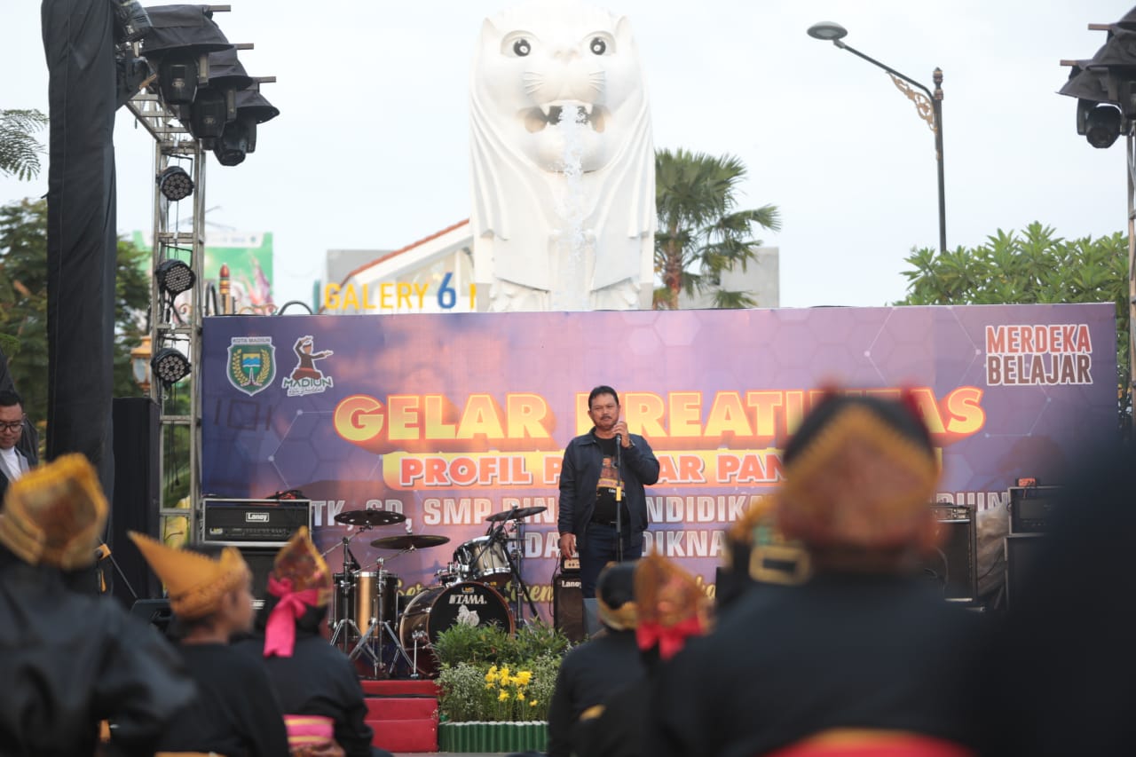 Tinjau Stand Pameran dan Saksikan Gelar Kreativitas Siswa, Wali Kota Harap Potensi Siswa Tersalurkan