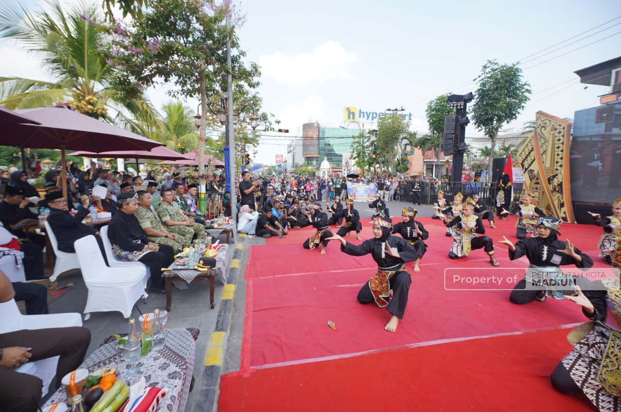 Berlangsung Sukses, Plt Wali Kota Targetkan Kirab Budaya Pencak Silat Tahun Depan Bertaraf Nasional