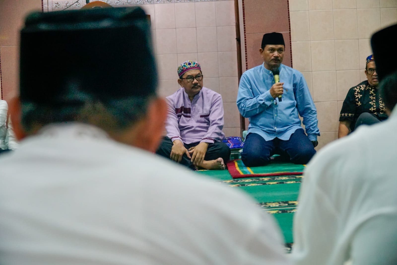 Shalat Isya Berjamaah Di Masjid Al Falah, Wali Kota Ajak Masyarakat Jaga Kerukunan