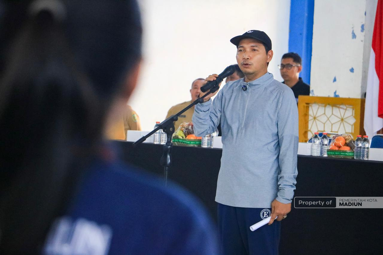 Buka Coaching Clinic, Plt Wali Kota Madiun Dorong Guru PJOK Cetak Generasi Sehat Berkarakter