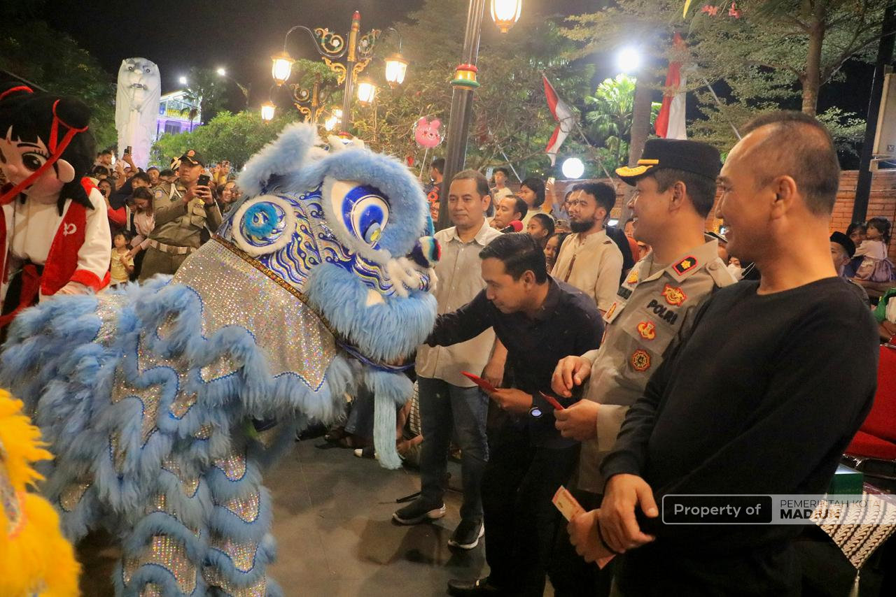 Barongsai Semarakkan Libur Lebaran, Plt Wali Kota Madiun Perkuat Toleransi dan Pariwisata Lokal