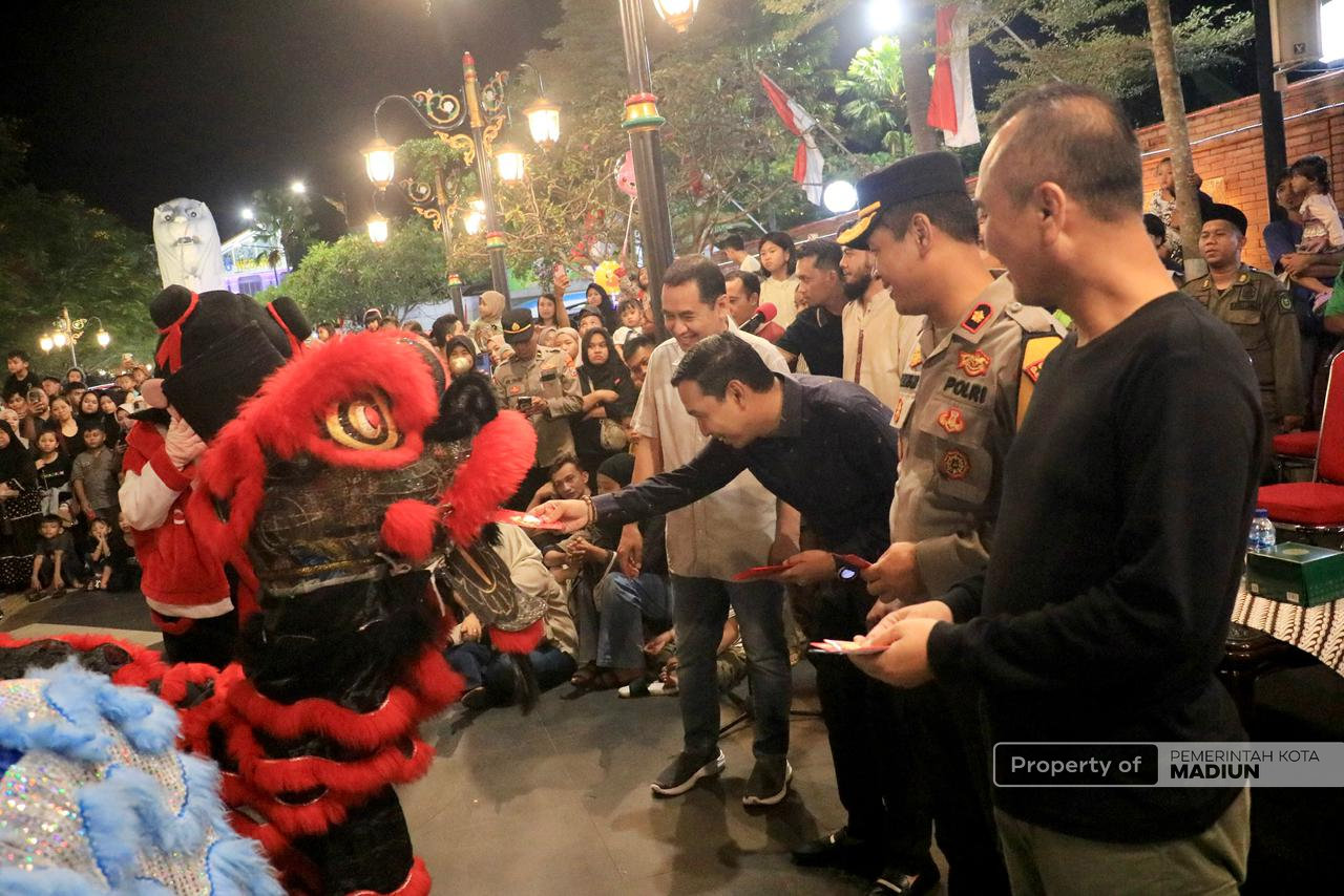 Barongsai Semarakkan Libur Lebaran, Plt Wali Kota Madiun Perkuat Toleransi dan Pariwisata Lokal