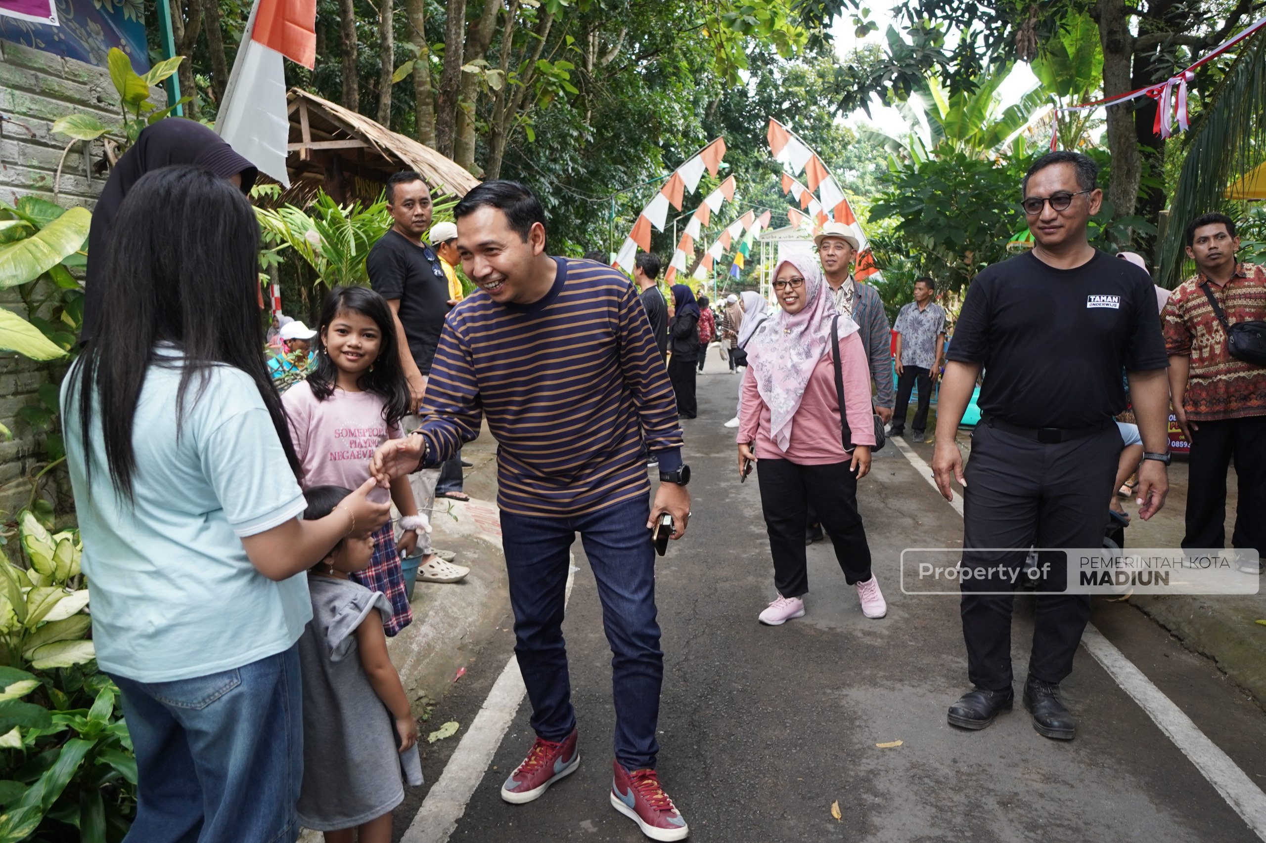 Resmi Dibuka Plt Wali Kota Madiun, Pasar Mbabrik Jadi Ruang Baru Pengembangan UMKM Warga
