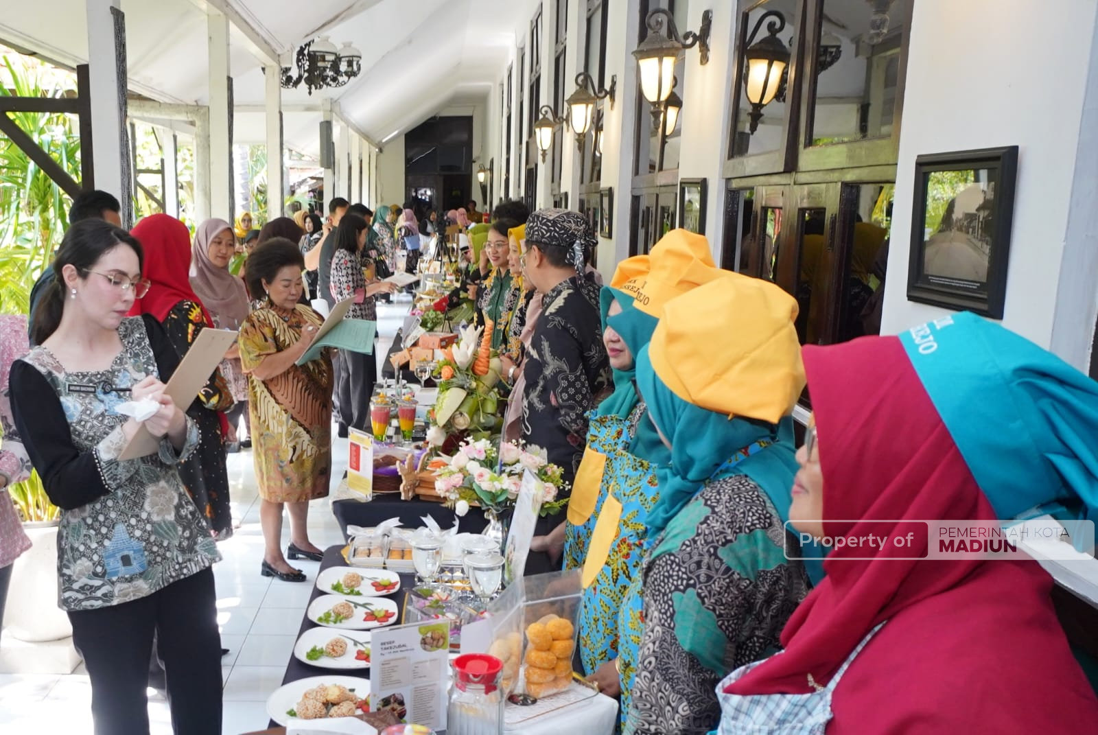 Ketua TP PKK Provinsi Jatim Arumi Terpukau Hasil Cipta Kreasi Jajan Khas Peringatan Hari Jadi, Plt Wali Kota Bakal Patenkan Produk Pemenang dan Beri Pelatihan Khusus