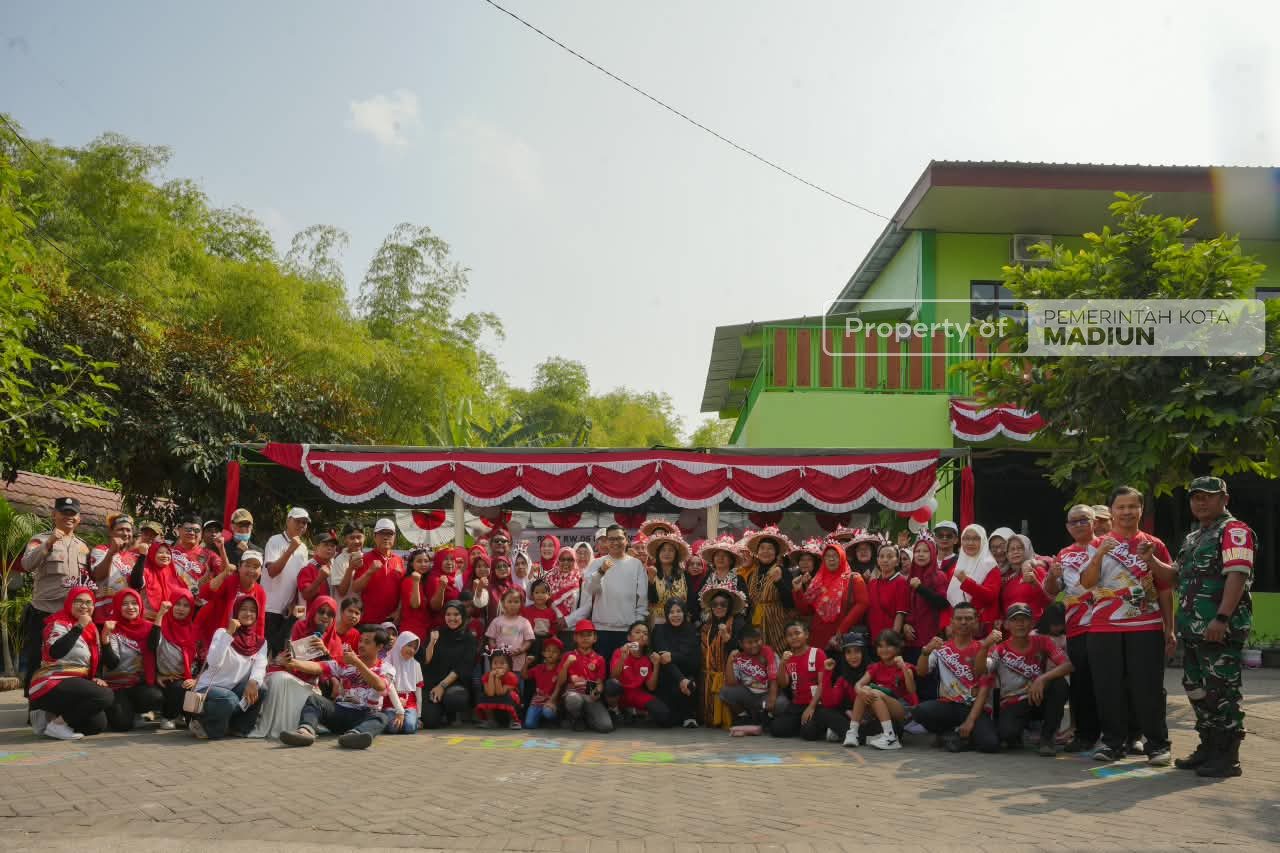 Wujudkan Zero Waste 2027, Plt Wali Kota Resmikan Bank Sampah GEMES 17