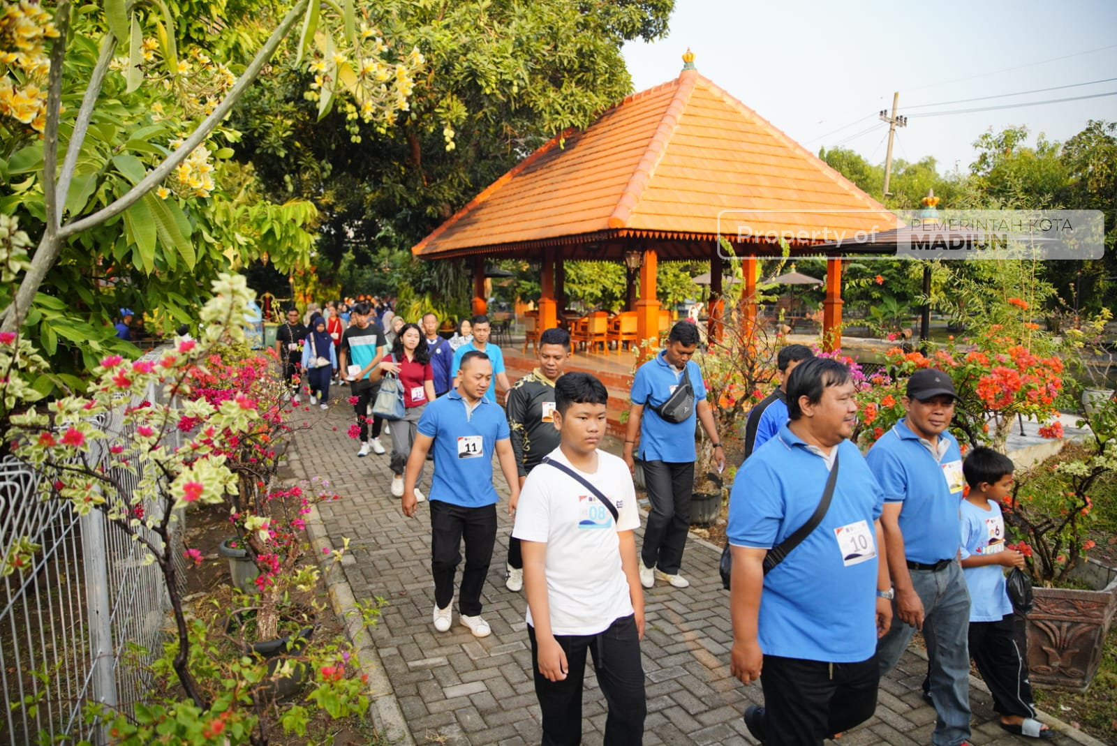 Plt Wali Kota Madiun Perkuat Sinergi BUMD Lewat Jalan Santai HUT ke-81 RI