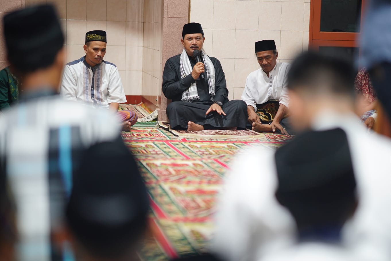 Gelar Safari Ramadhan, Wali Kota Ikuti Shalat Isya Dan Tarawih Di Mushola Al Ikhlas Bersama Warga