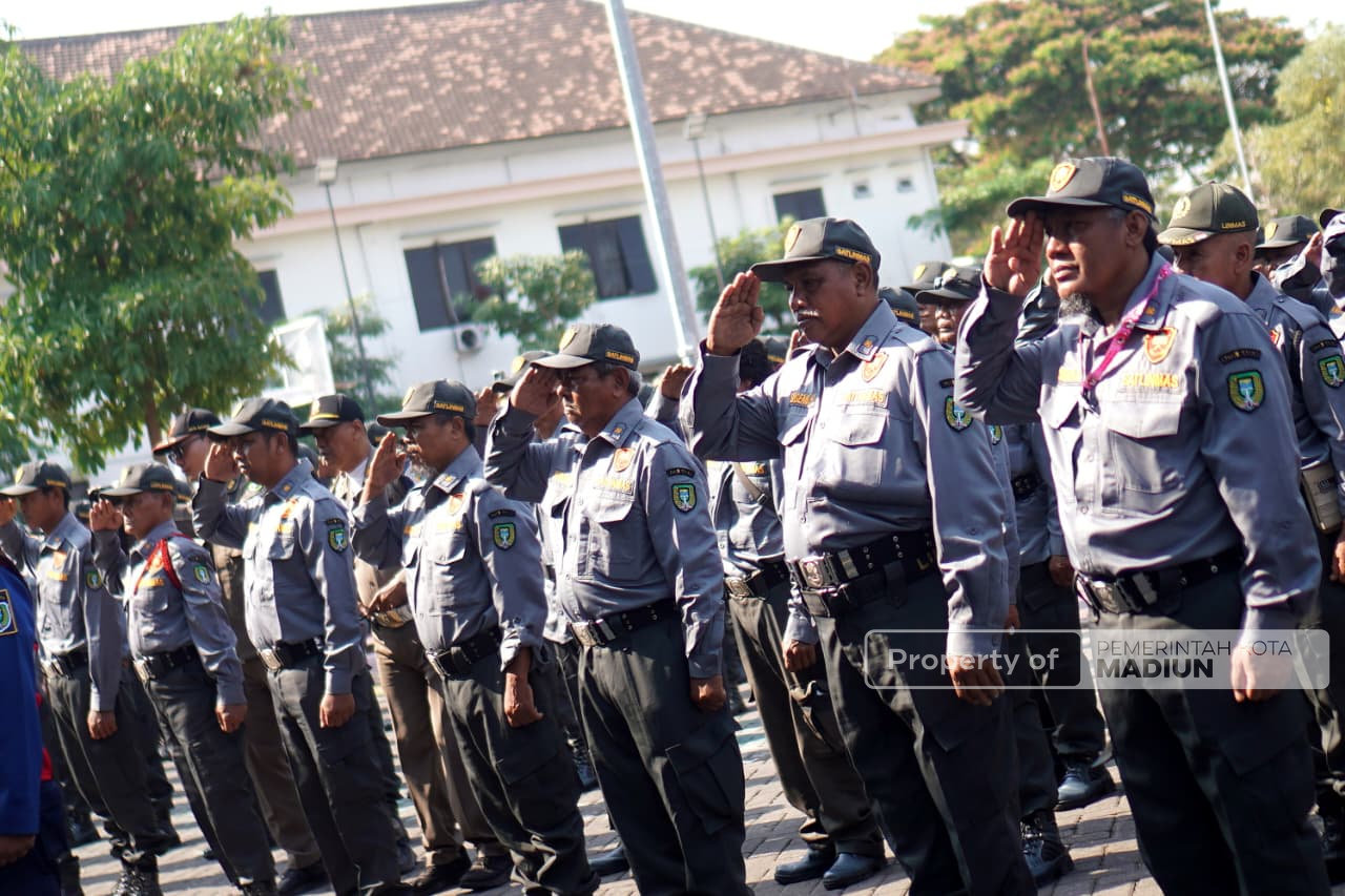 Perkuat Perlindungan Masyarakat, Plt Wali Kota Madiun Dorong Satlinmas Sigap Hadapi Kondisi Darurat