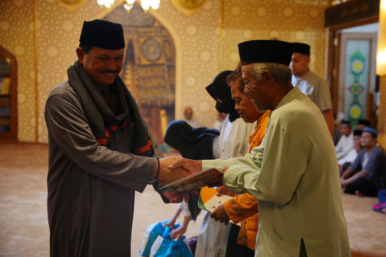 Salat Isya dan Tarawih Safari Ramadan di Pondok Abi Bahrun Madinatul Jannah, Wali Kota Sampaikan Event Sambut Lebaran