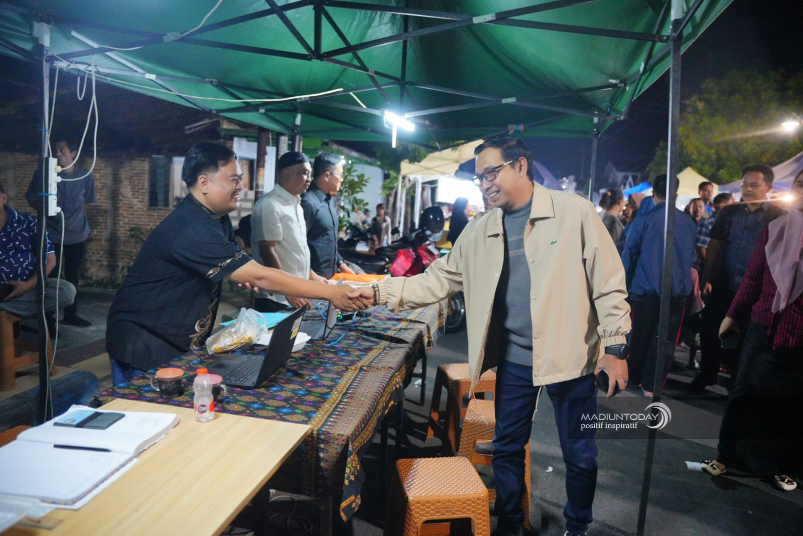 Bersih Desa Sogaten Jadi Panggung Budaya, Plt Wali Kota Dorong Pelestarian Budaya dan Penguatan Ekonomi Kelurahan