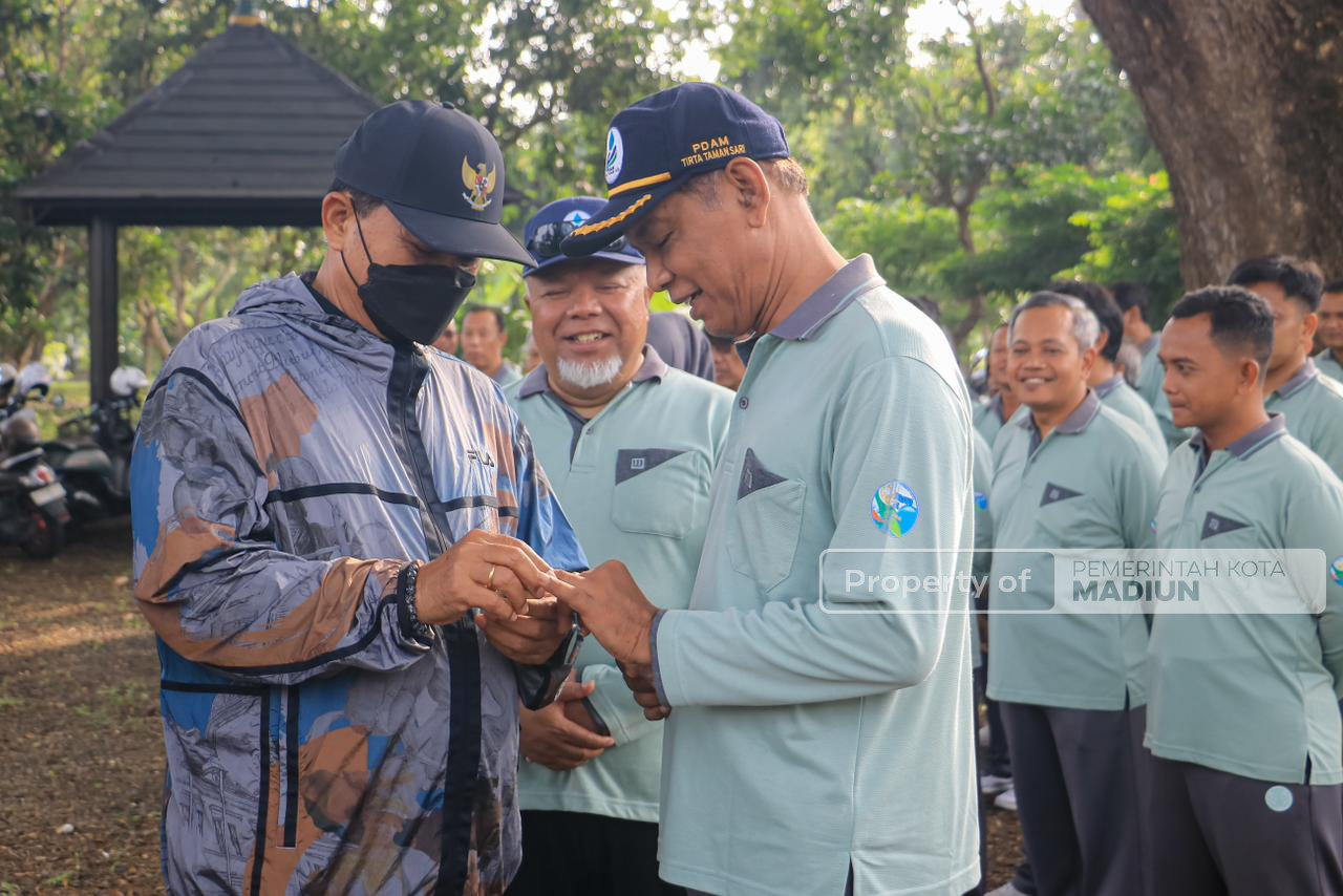 Apel dan Olahraga Bersama Pegawai Perumdam Tirta Taman Sari, Wali Kota Tekankan Efisiensi dan Kemandirian BUMD