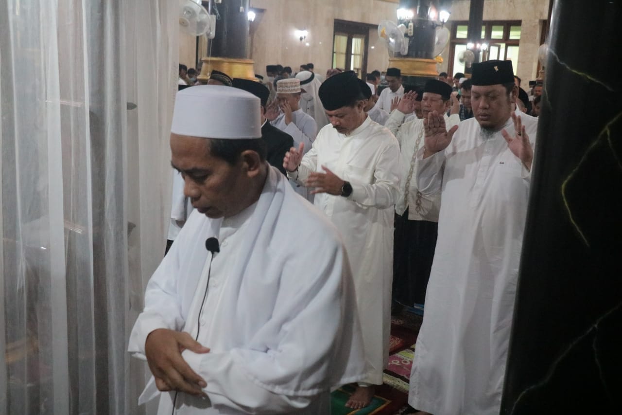 Laksanakan Salat Idul Fitri, Wali Kota: Lebaran Kesempatan Untuk Menyampaikan Kekhilafan Diri