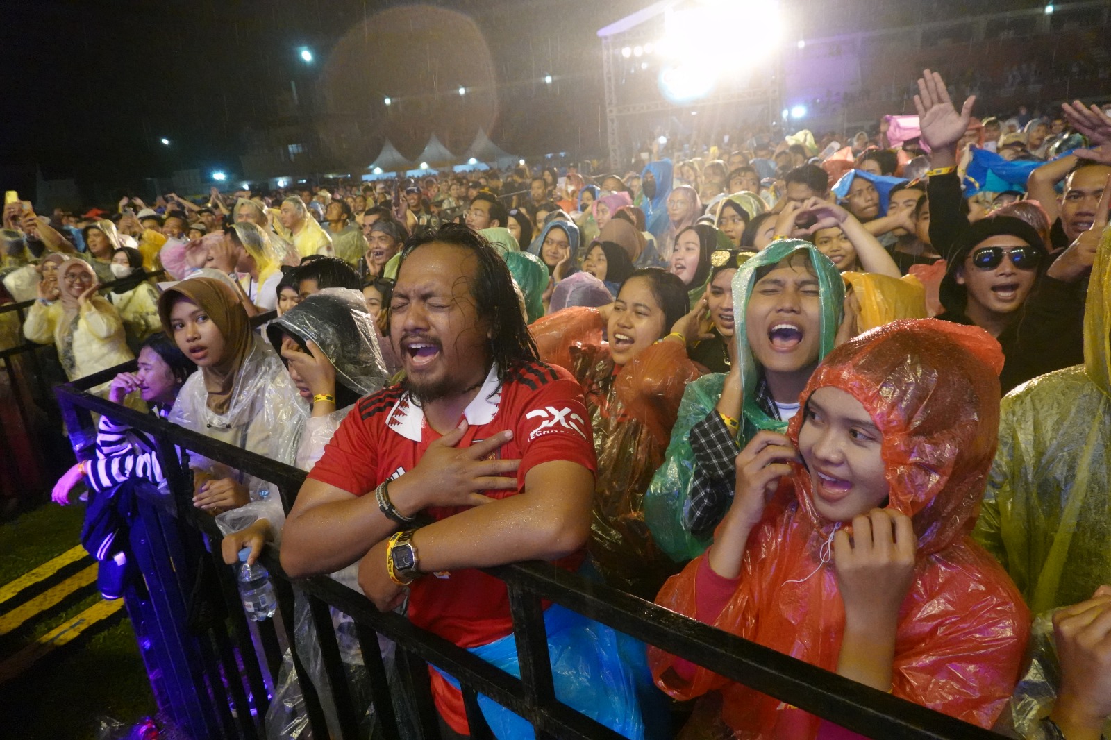 Sukses Menghibur, Collabonation Tour Berlangsung Meriah di Stadion Wilis Kota Madiun