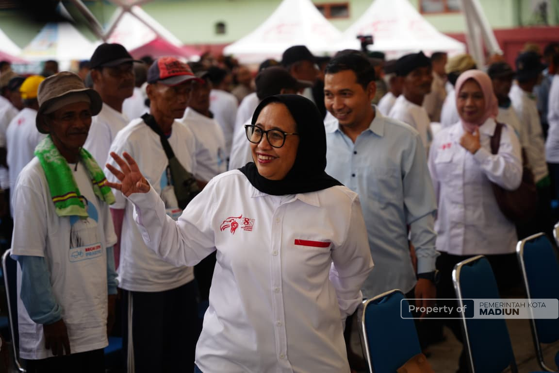 Serahkan Bantuan Becak Listrik Yayasan GSN, Plt Wali Kota Sampaikan Terima Kasih atas Bantuan Presiden