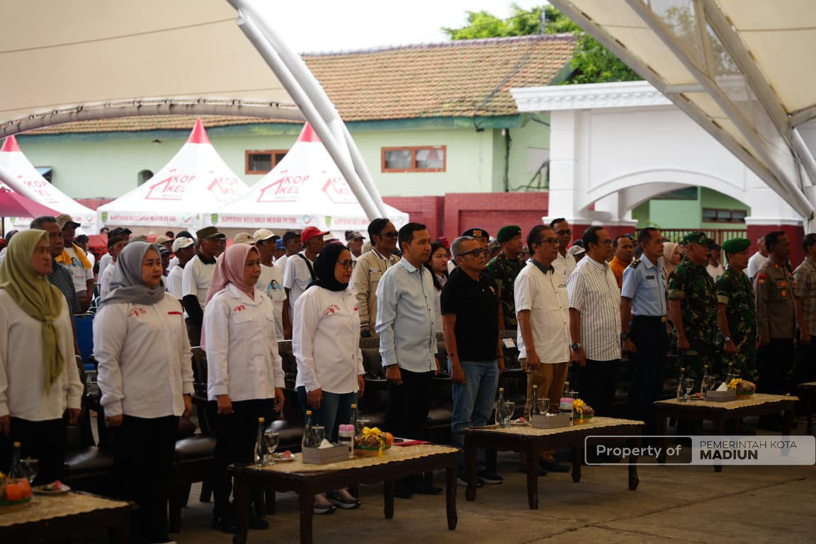 Serahkan Bantuan Becak Listrik Yayasan GSN, Plt Wali Kota Sampaikan Terima Kasih atas Bantuan Presiden