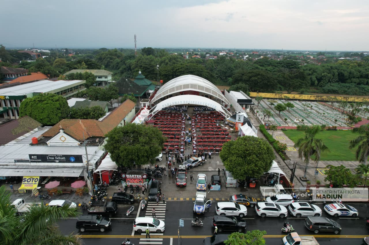 Serahkan Bantuan Becak Listrik Yayasan GSN, Plt Wali Kota Sampaikan Terima Kasih atas Bantuan Presiden