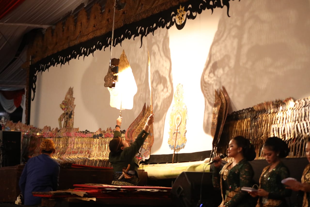 Saksikan Pagelaran Wayang Kulit di Korem, Panglima: Kalau ke Kota Madiun dulu itu Nglencer