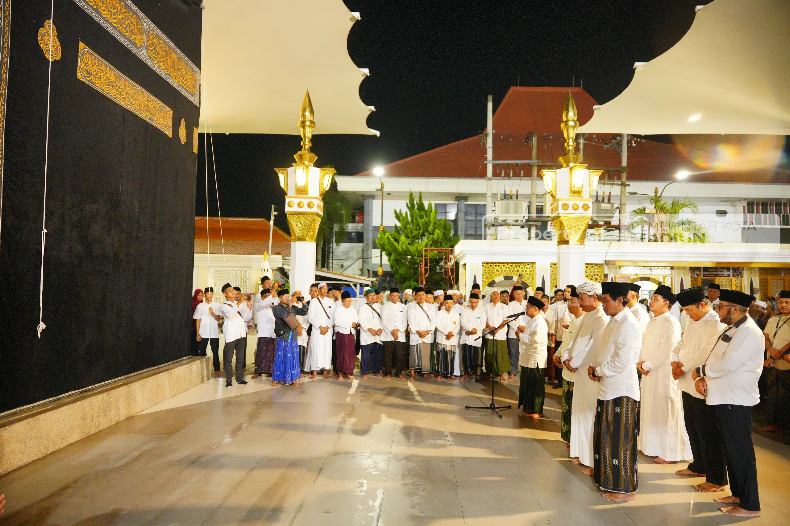 Hadiri Pengajian Damai Bersama KH. Anwar Zahid, Wali Kota Madiun: Keberhasilan Kota Madiun Berkat Doa dan Dukungan Masyarakat