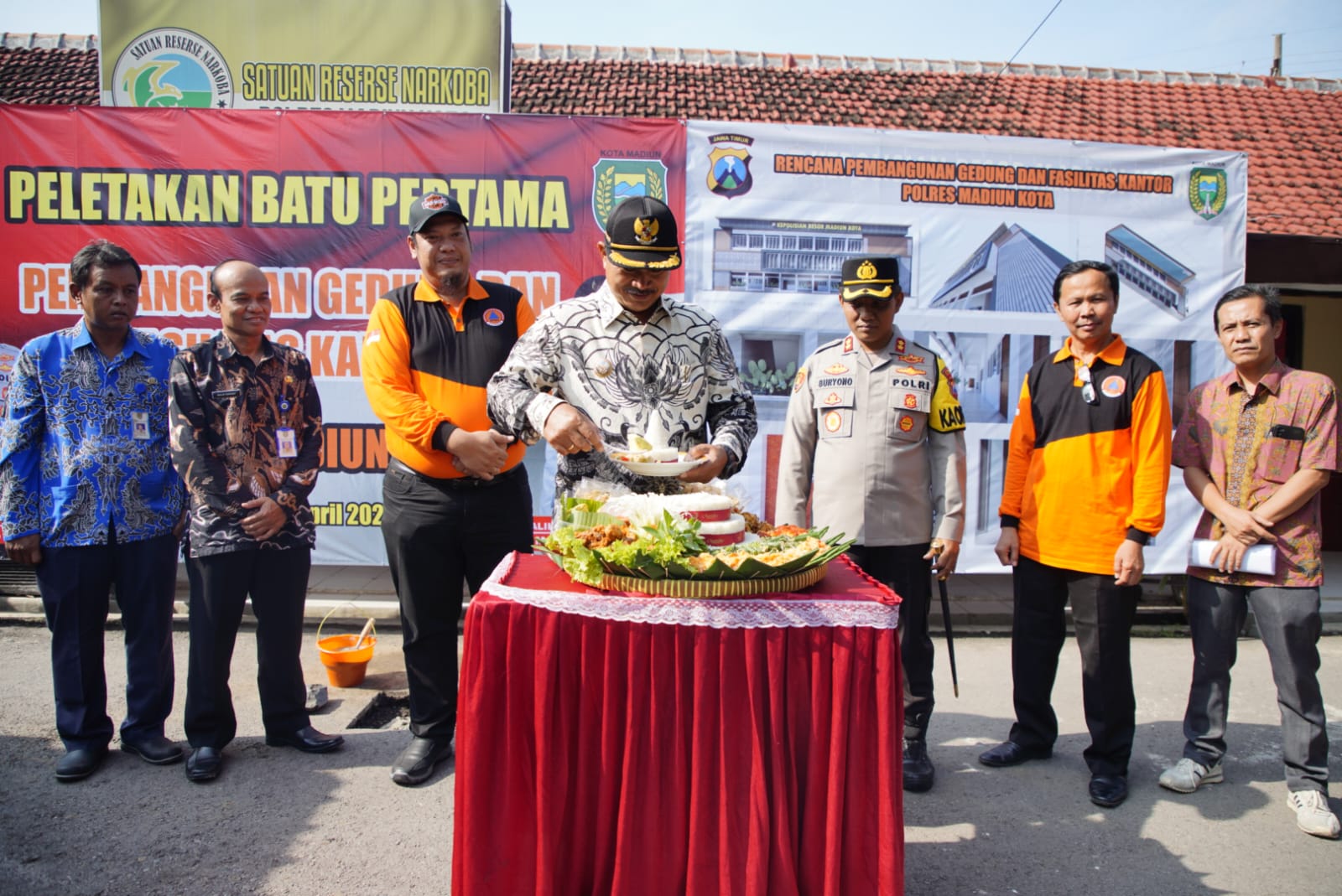 Peletakan Batu Pertama Gedung Polres Madiun Kota, Wali Kota Juga Resmikan Musala