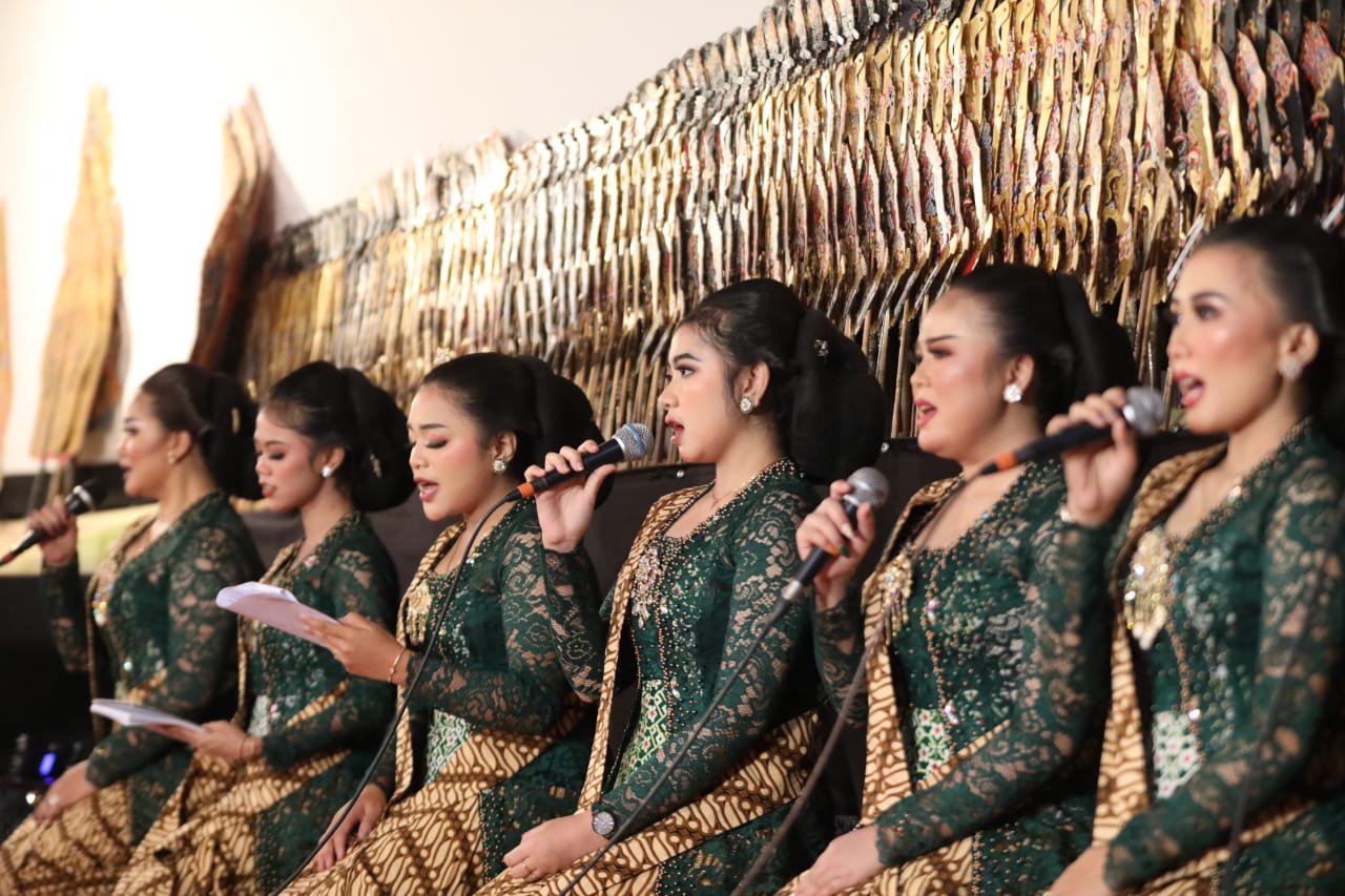 Saksikan Pagelaran Wayang Kulit di Korem, Panglima: Kalau ke Kota Madiun dulu itu Nglencer