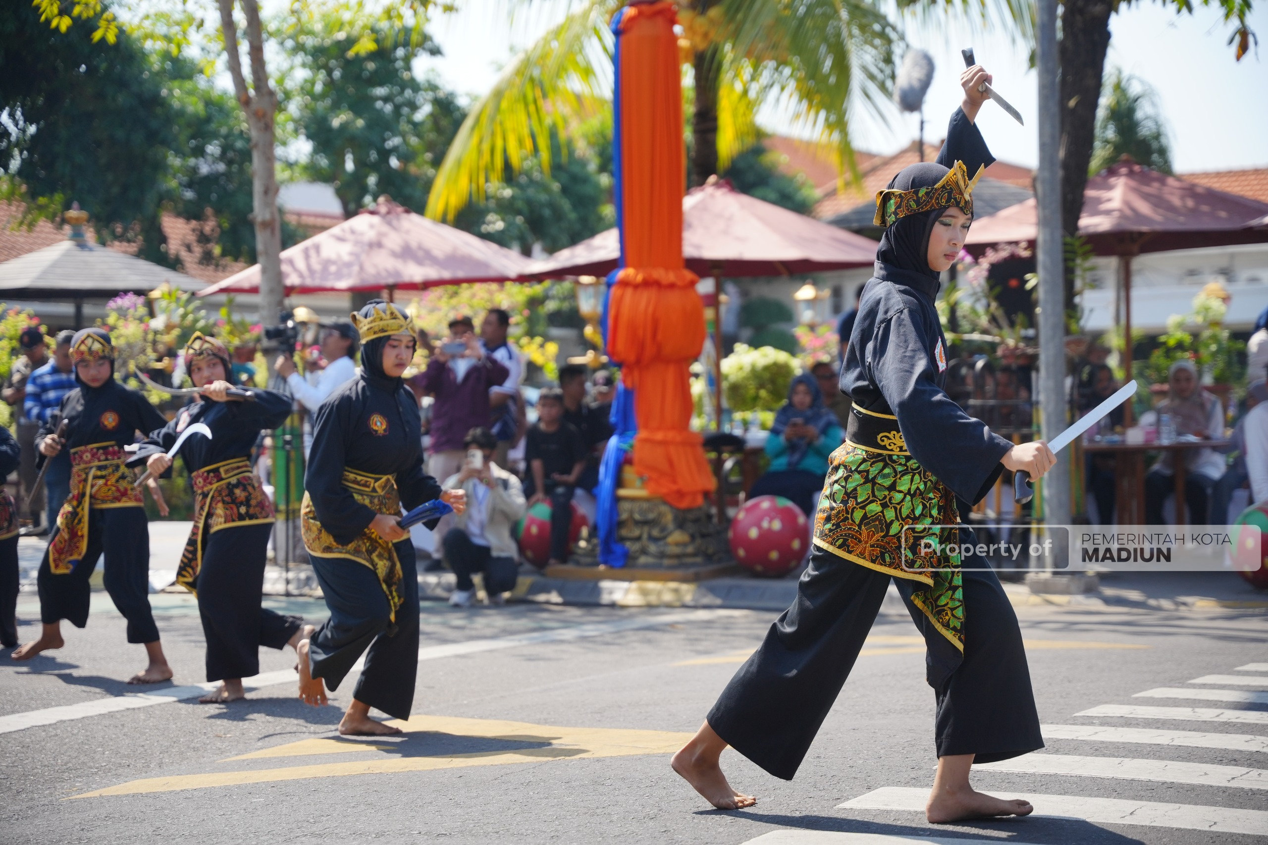 Parade Military Drumband Semarakkan HUT ke-108 Kota Madiun, Plt Wali Kota Harap Ekonomi Lokal Kian Bergeliat