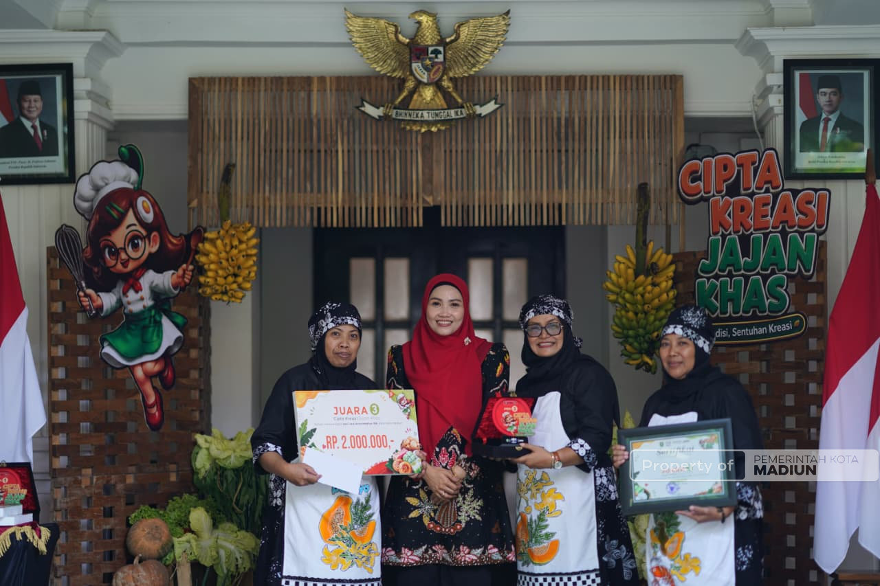 Ketua TP PKK Provinsi Jatim Arumi Terpukau Hasil Cipta Kreasi Jajan Khas Peringatan Hari Jadi, Plt Wali Kota Bakal Patenkan Produk Pemenang dan Beri Pelatihan Khusus