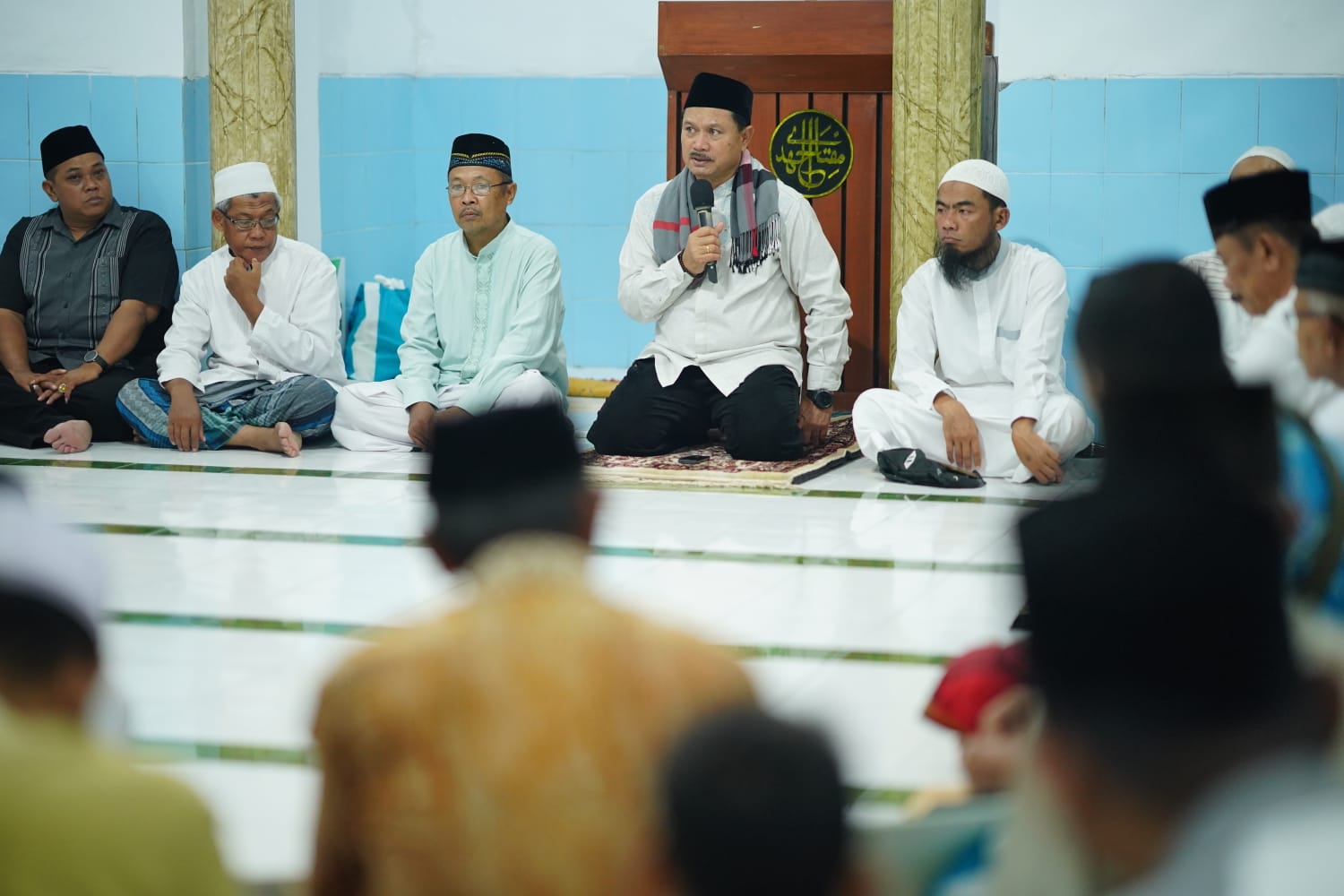 Salat Isya di Masjid Miftahul Huda, Wali Kota Ajak Jamaah Bangun Nuansa Religi Jelang Puasa