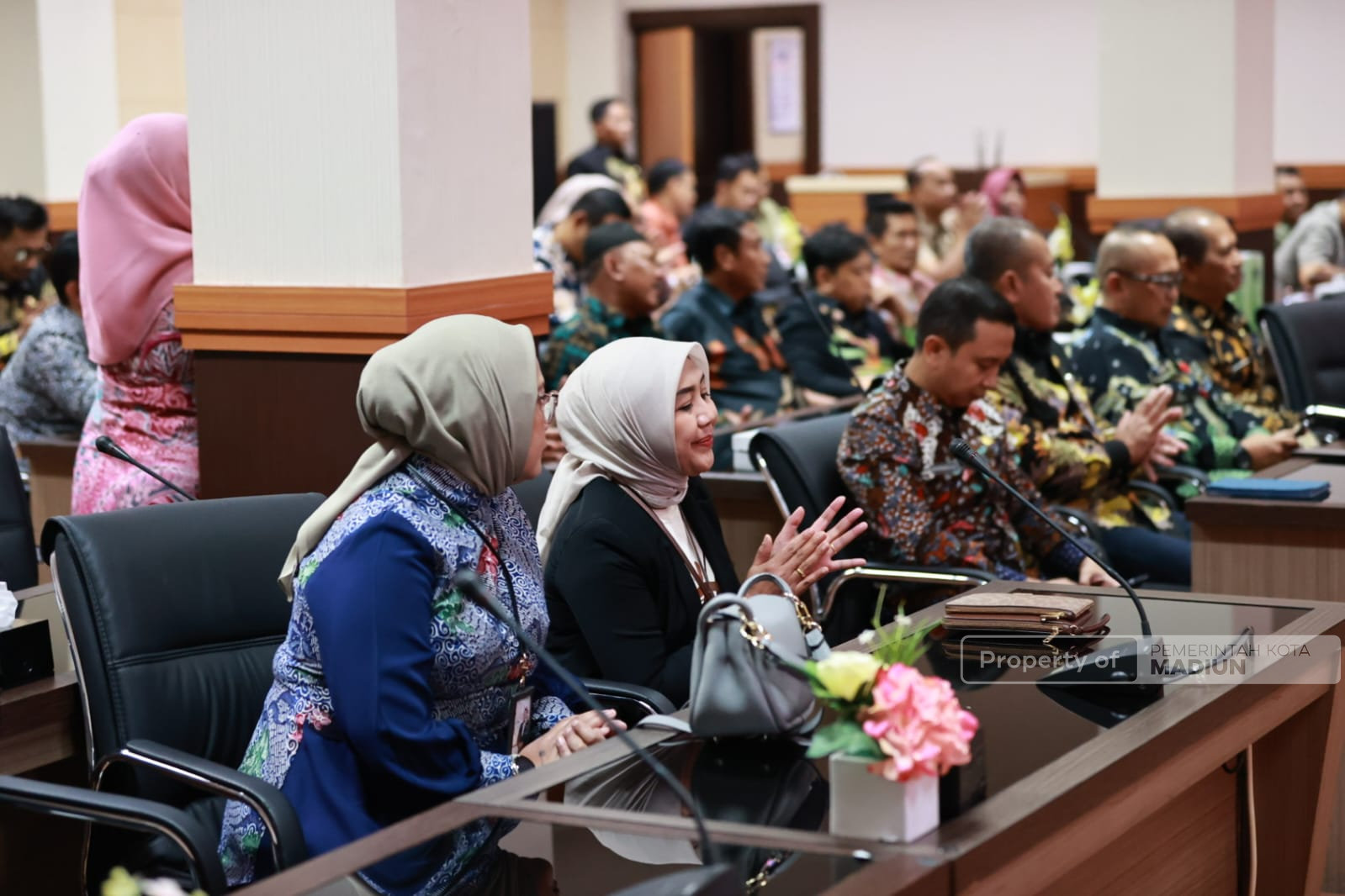 Terima Kunjungan Studi Komparasi Pemkab Probolinggo, Plt Wali Kota Bagikan Strategi Pengelolaan Retribusi untuk Optimalkan PAD