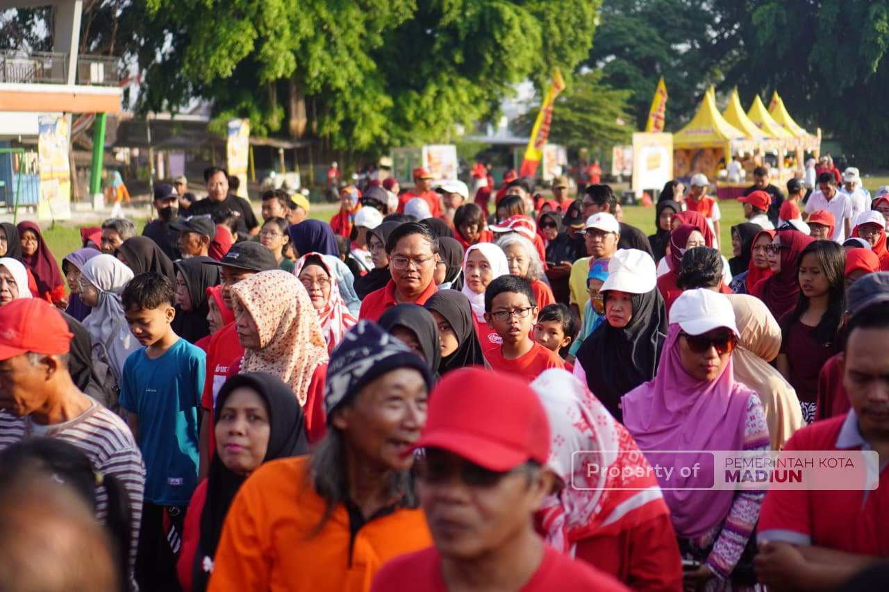 Plt Wali Kota Madiun Hadiri Blusukan Kampung Bangkit, Warga Gulun Antusias Ikuti Jalan Santai