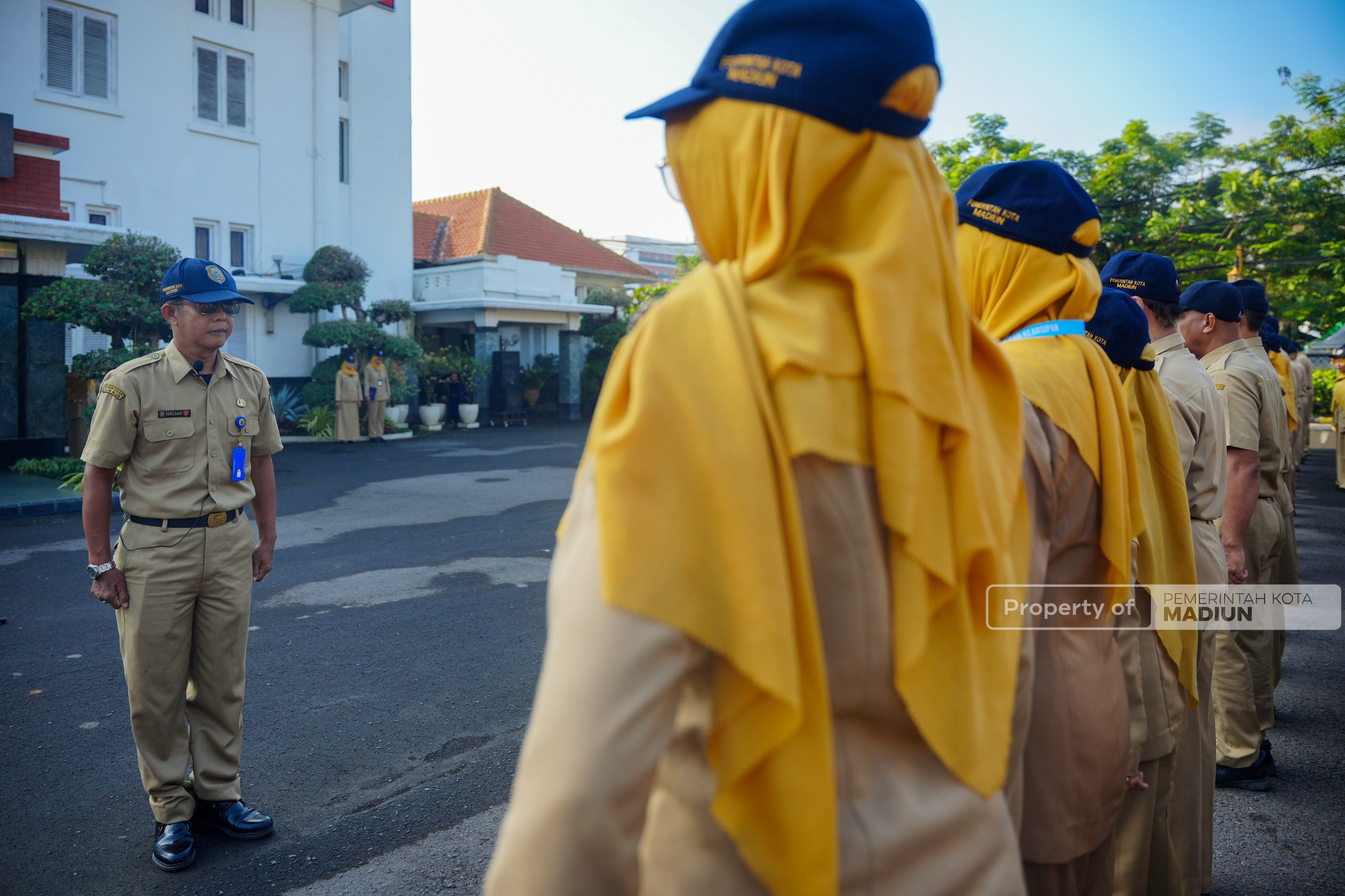 Pimpin Apel Pejabat dan Berangkatkan Penyaluran Beras Zakat Fitrah, Plt Wali Kota Madiun Pesan Pelayanan Tetap Optimal