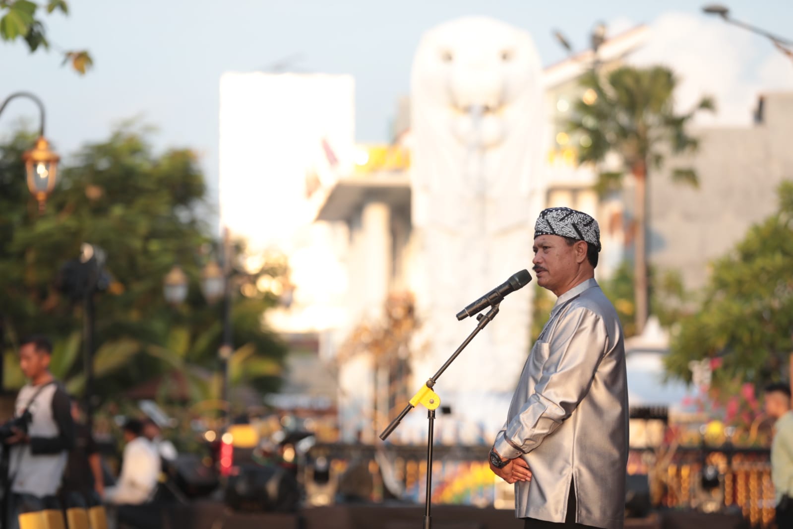 Buka Festival Ramadan Bluder Cokro, Wali Kota Harap UMKM Kota Go Internasional