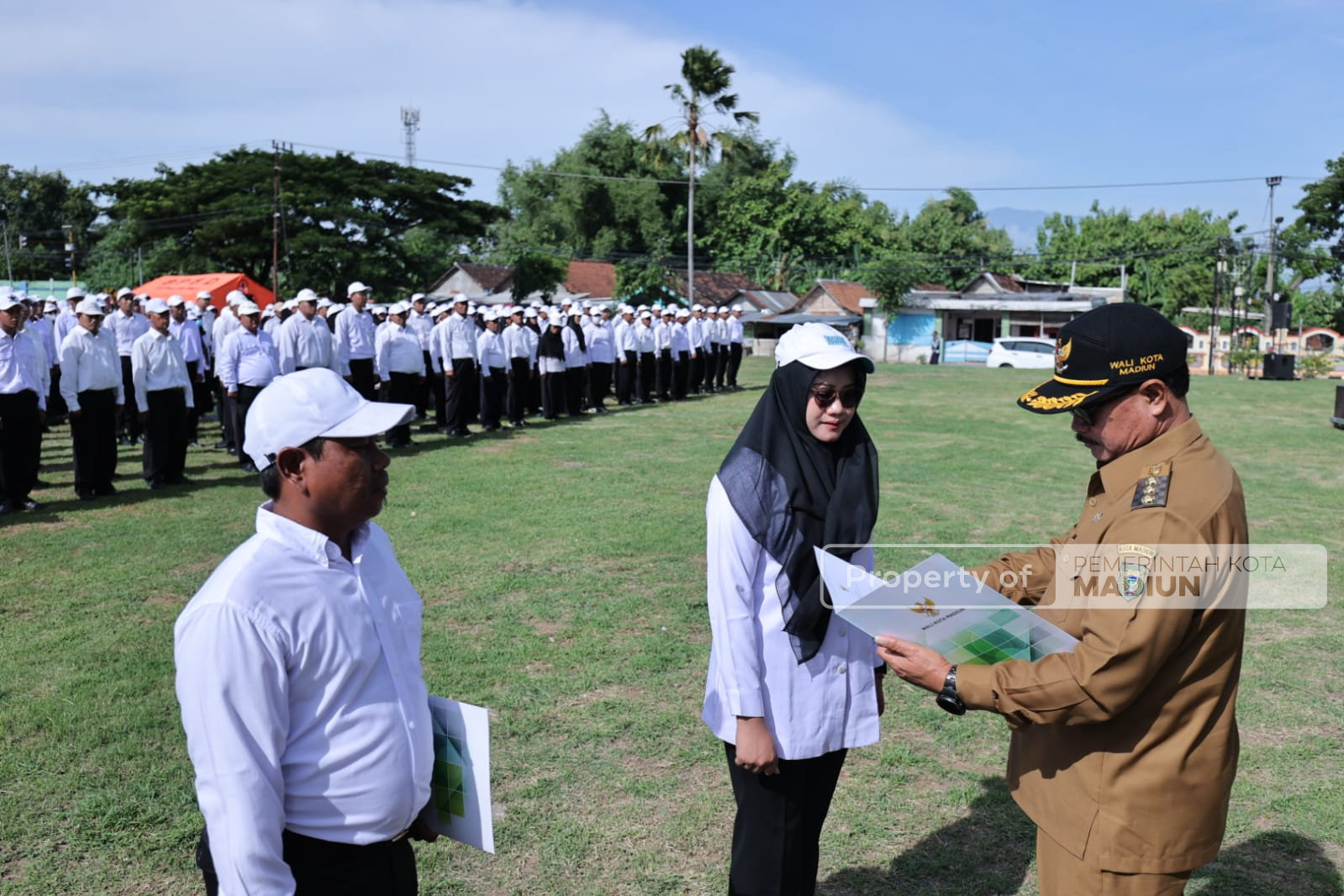 Serahkan SK PPPK Paruh Waktu, Wali Kota Madiun Tegaskan Kinerja Jadi Penilaian Utama