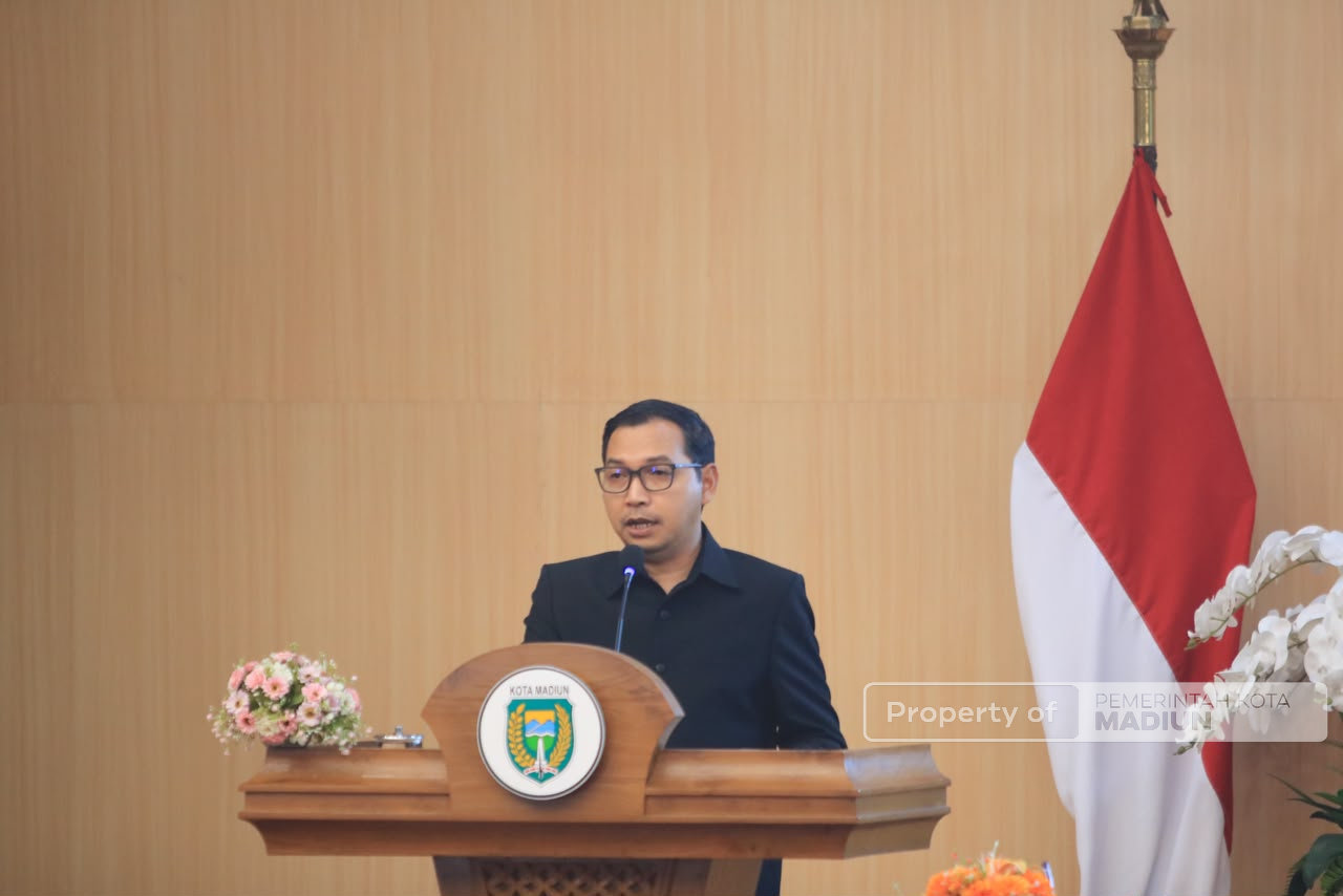 Sampaikan Nota Penjelasan Empat Raperda, Plt Wali Kota Madiun Tekankan Penyesuaian Regulasi