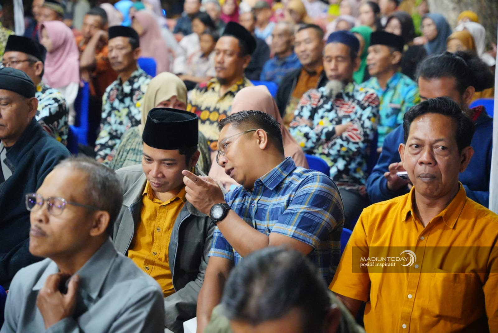 Bersih Desa Sogaten Jadi Panggung Budaya, Plt Wali Kota Dorong Pelestarian Budaya dan Penguatan Ekonomi Kelurahan