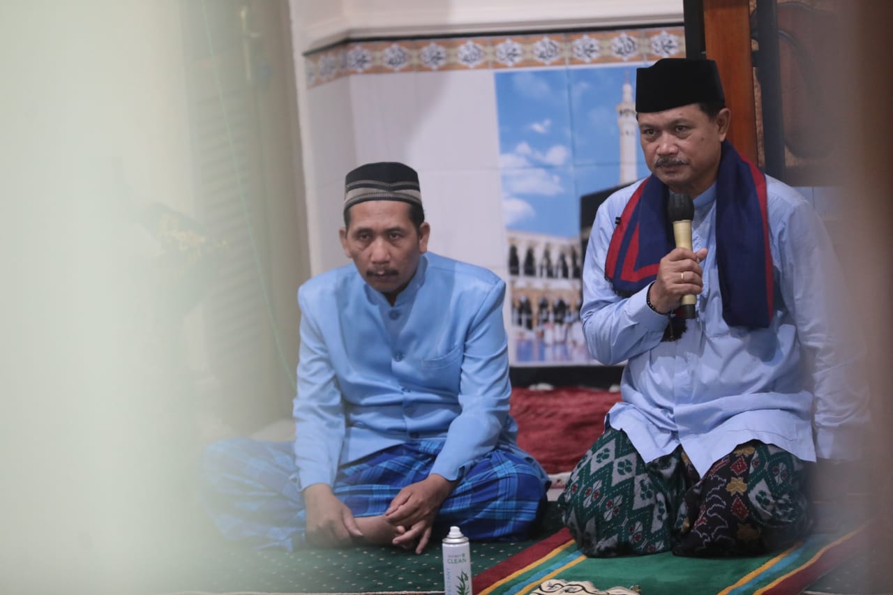 Hadiri Shalat Isya Berjamaah Dengan Warga, Wali Kota Tanamkan Cinta Al Qur’an Pada Anak Sejak Dini