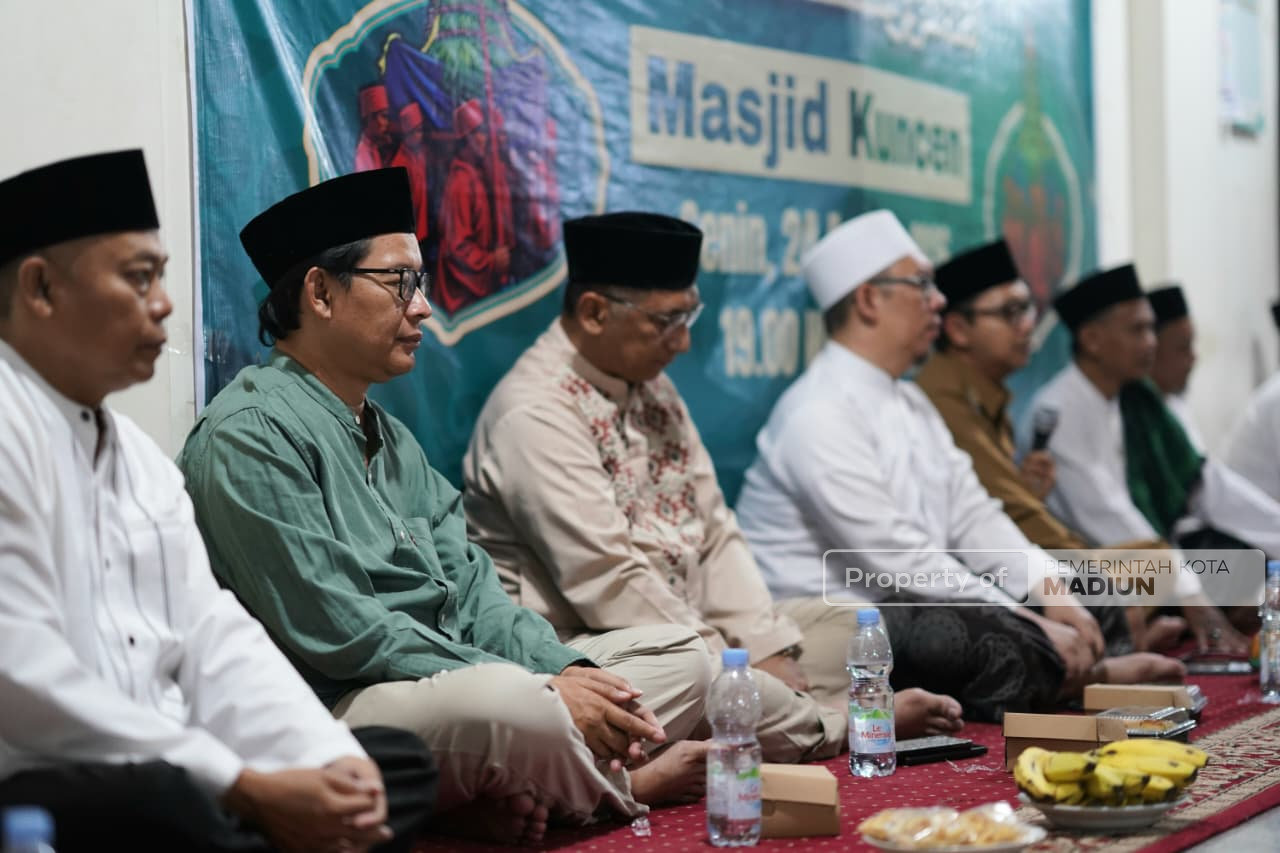 Hadiri Malam Manggulan Grebeg Maulud, Plt Wali Kota: Budaya Kita Harus Terus Dihidupkan