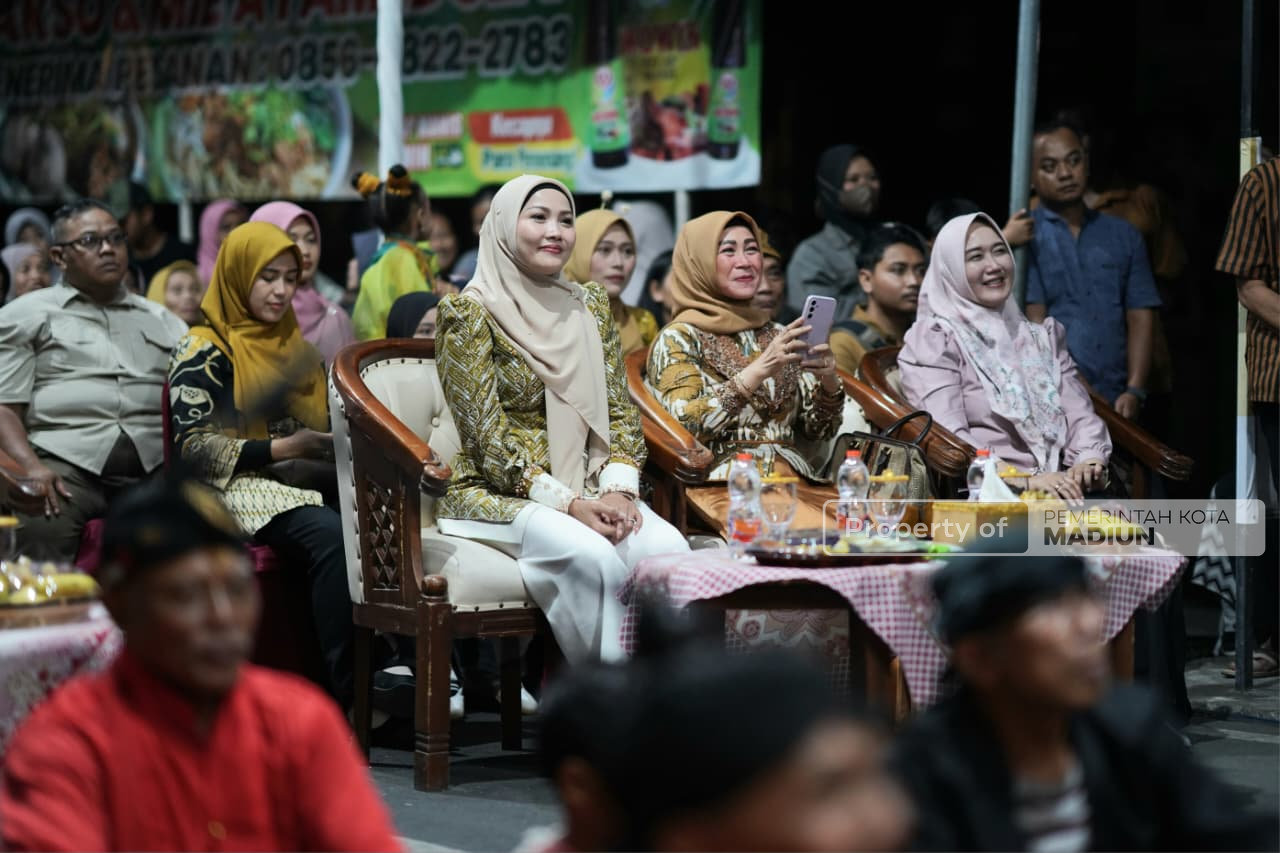 Hadiri Puncak Bersih Desa Madiun Lor, Plt Wali Kota Apresiasi Kreativitas Warga