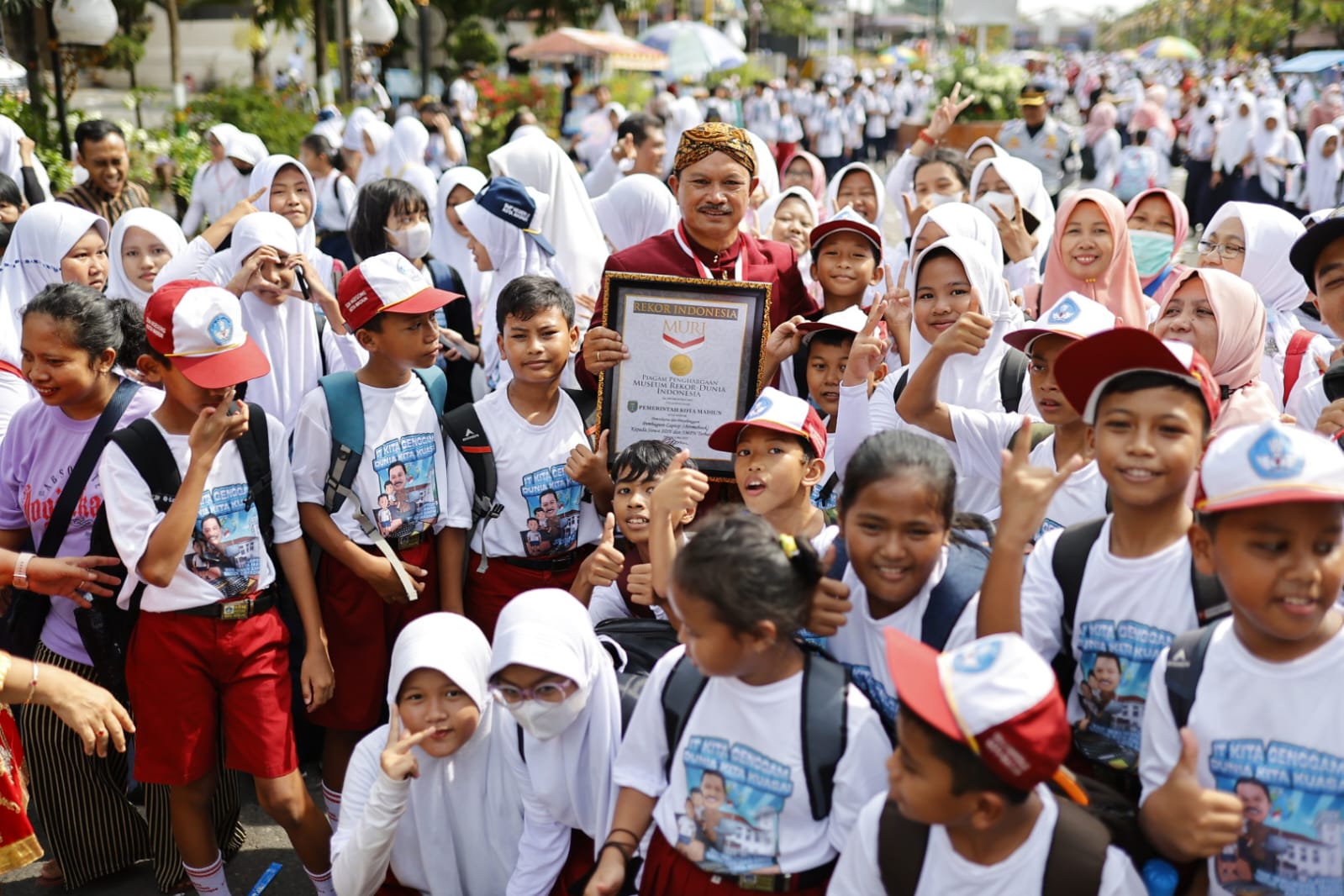 Peringatan Hardiknas, Wali Kota: Kita Siapkan Generasi Emas 2045 Melalui Program Laptop