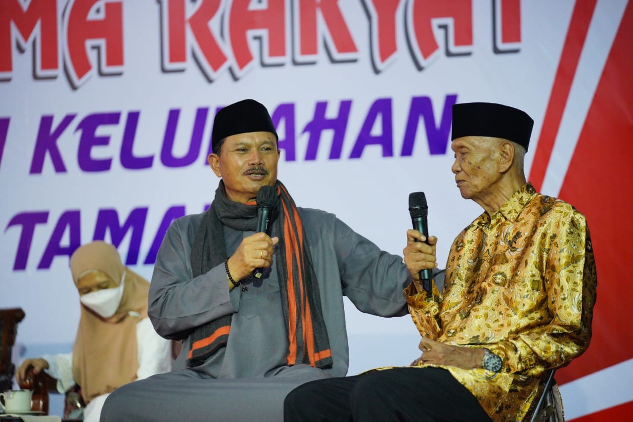 Gelar Kegiatan Bersama Warga, Wali Kota Sampaikan Santunan Untuk Warga