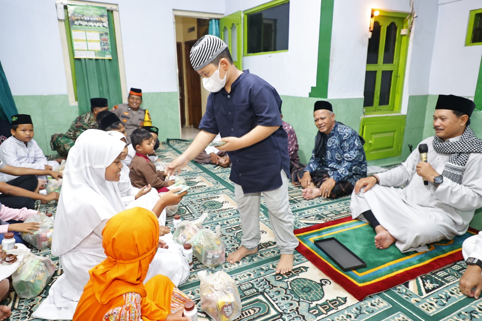 Ibadah Sembari Serap Aspirasi, Wali Kota Ikuti Tarawih Bersama Warga Di Musala Jannatul Firdaus
