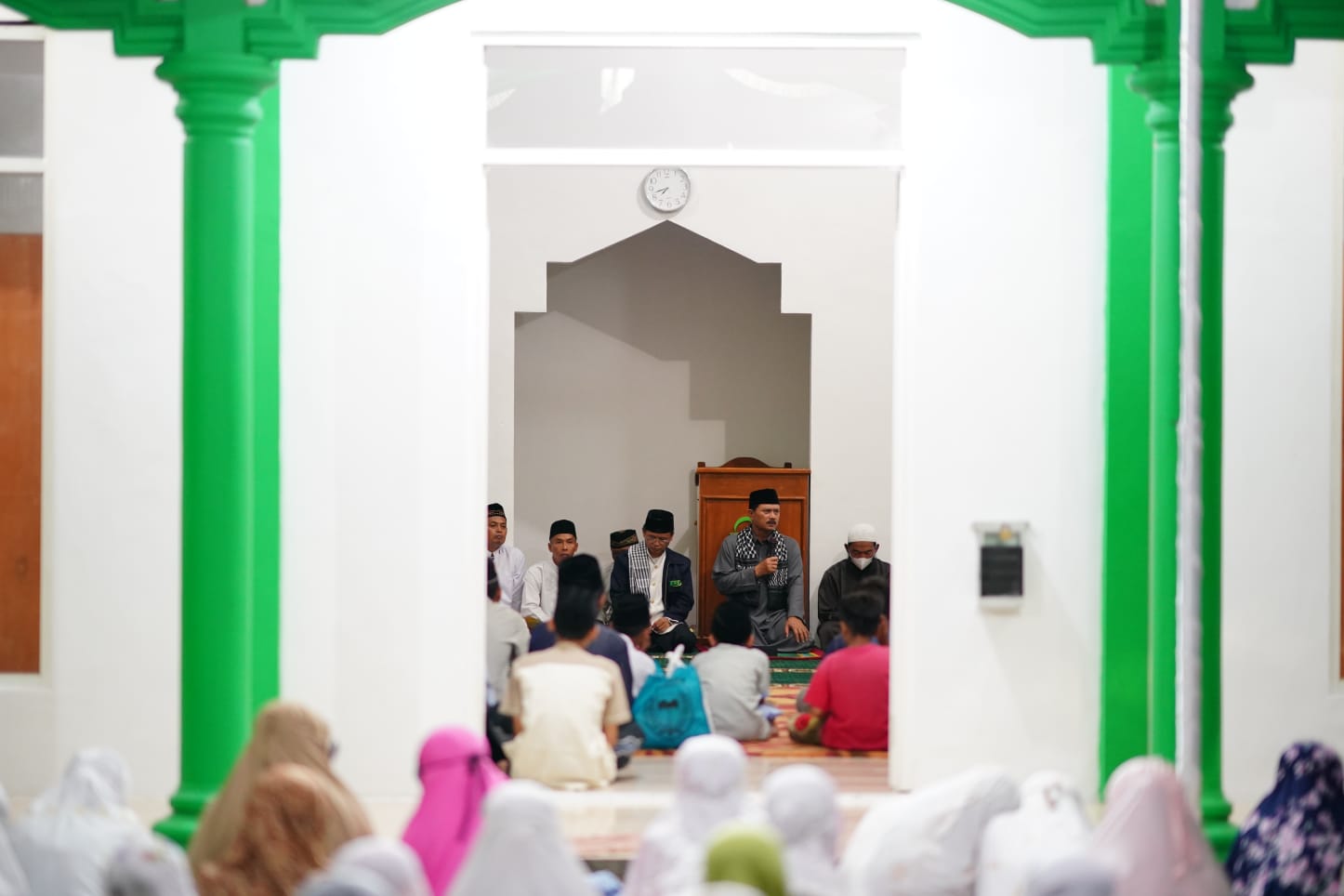 Safari Ramadan di Masjid Ar-Raudhah, Wali Kota Salurkan Bantuan Sampai Sosialisasikan Persiapan Lebaran