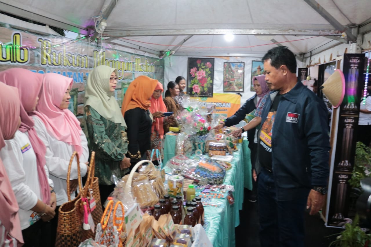 Tinjau Stand Pameran dan Saksikan Gelar Kreativitas Siswa, Wali Kota Harap Potensi Siswa Tersalurkan