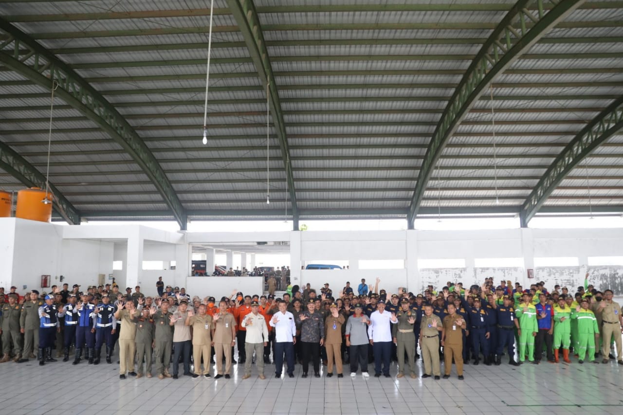 Pimpin Apel Tim Gabungan Pasar Besar Madiun, Wali Kota Pesan Jaga Ketertiban