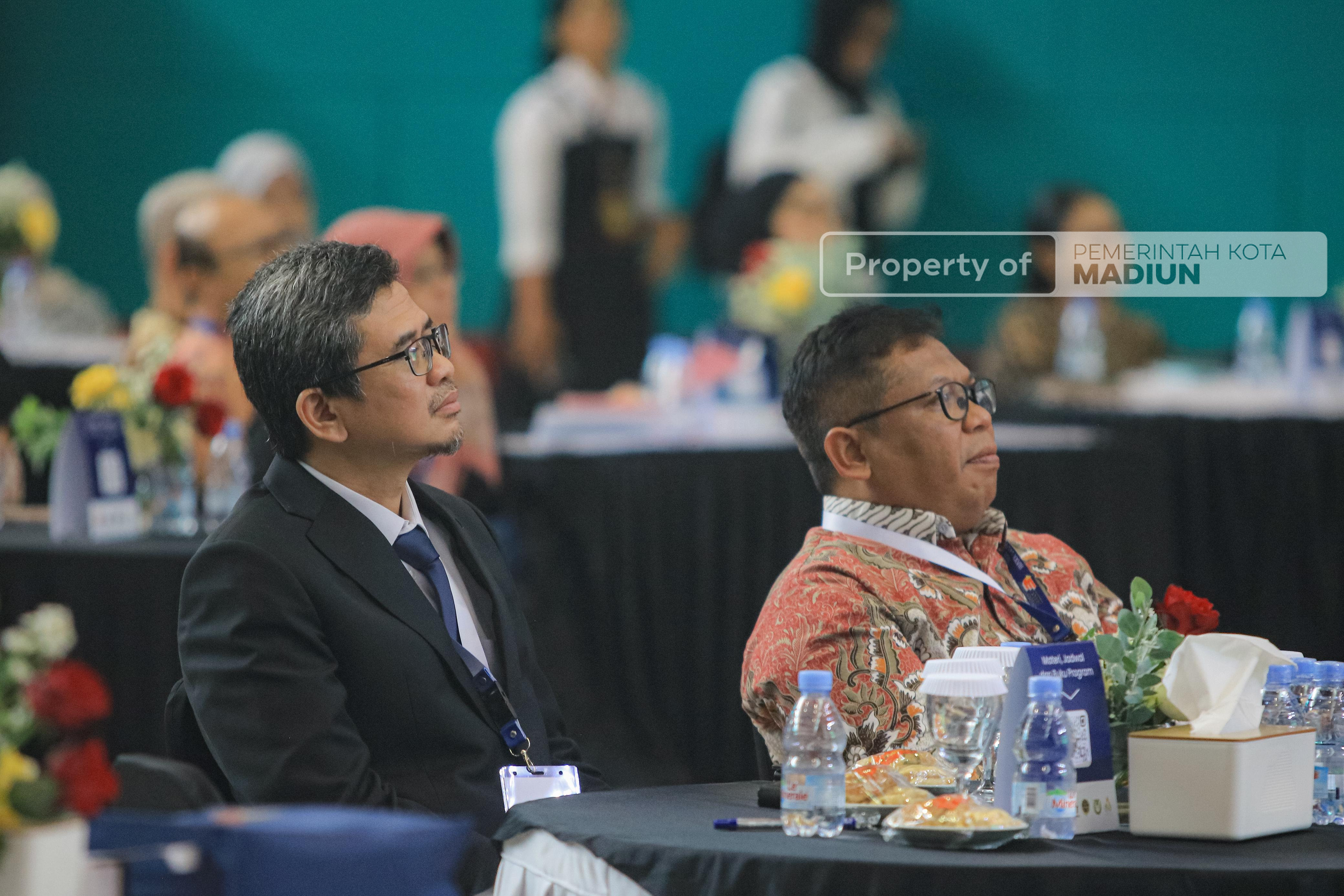 Wali Kota Madiun Apresiasi Perkembangan Perguruan Tinggi dalam Simposium FSTPT di PPI Madiun