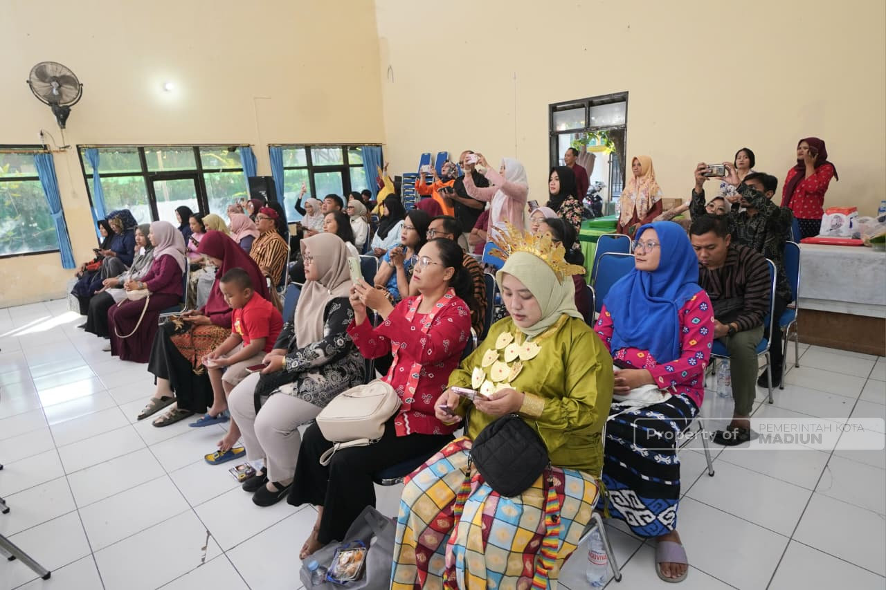 English Fun Holiday Resmi Berakhir , Pemkot Madiun Dorong Pelatihan Bahasa Inggris di Setiap Kelurahan