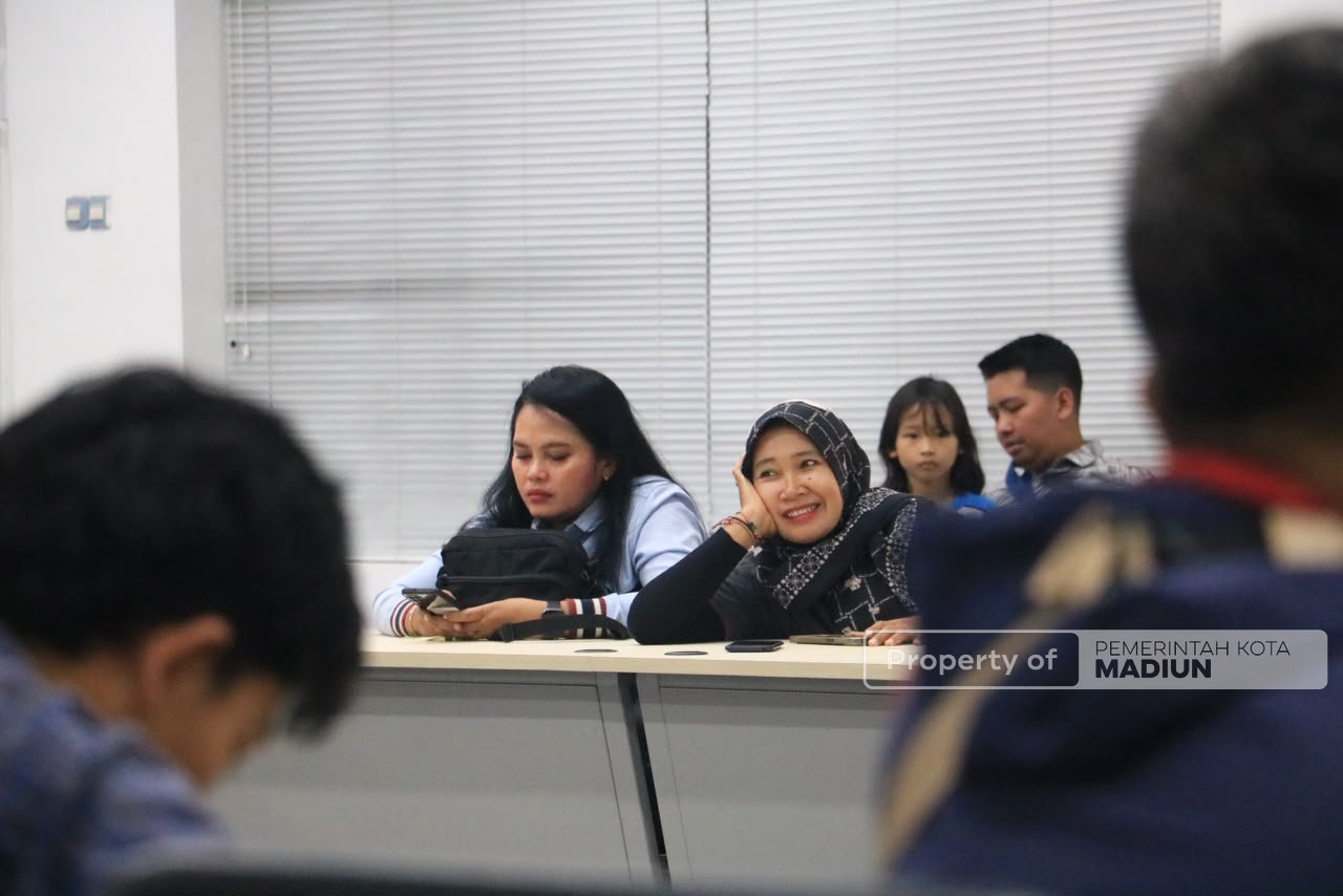 Gelar Press Conference Padhang Mbranang 2026, Plt Wali Kota Perkuat Ekosistem Ekonomi Kreatif Digital