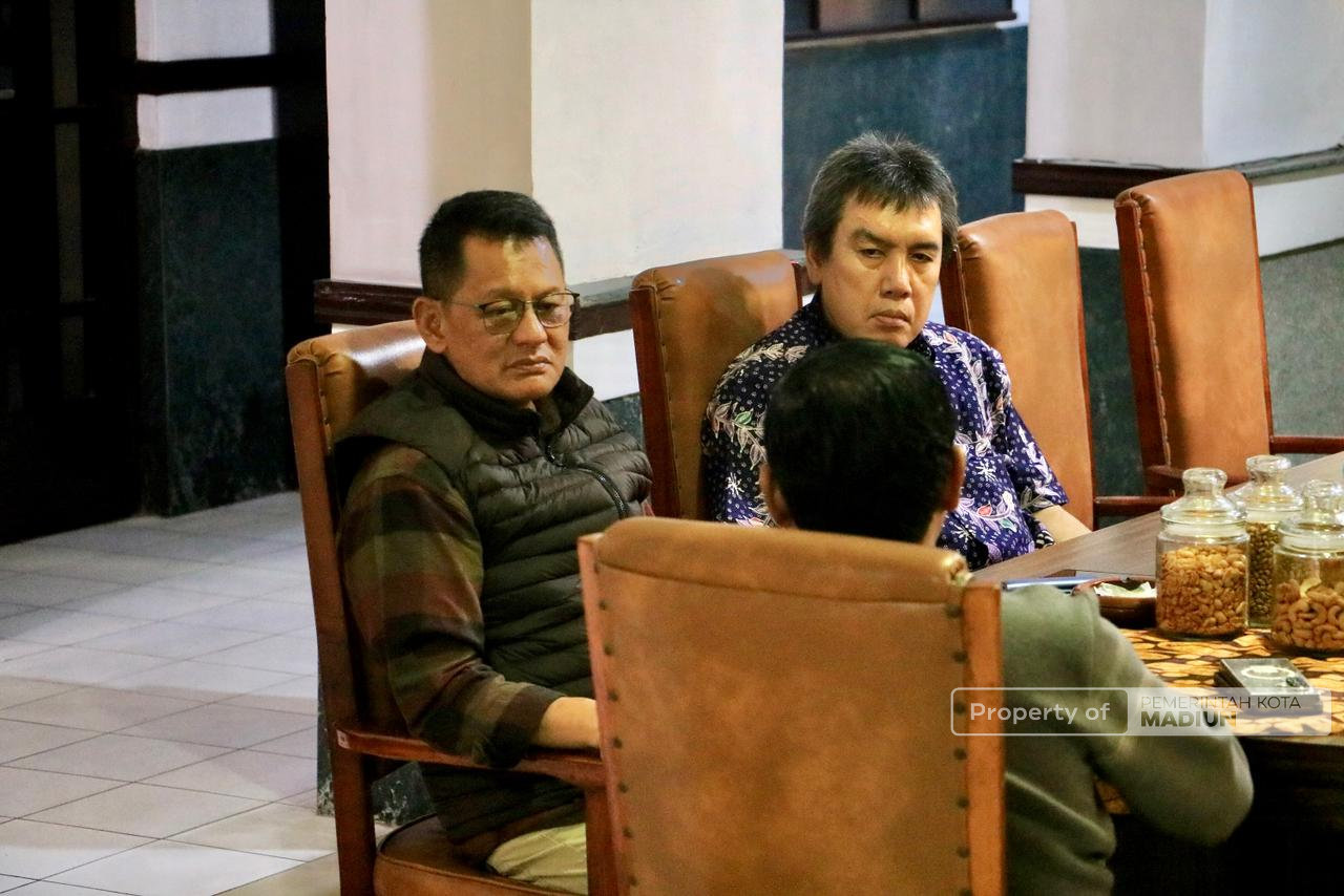 Deputi Pelayanan Publik KemenPAN-RB Kunjungi Kota Pendekar, Cicipi Makanan Khas sebelum ke Balai Kota